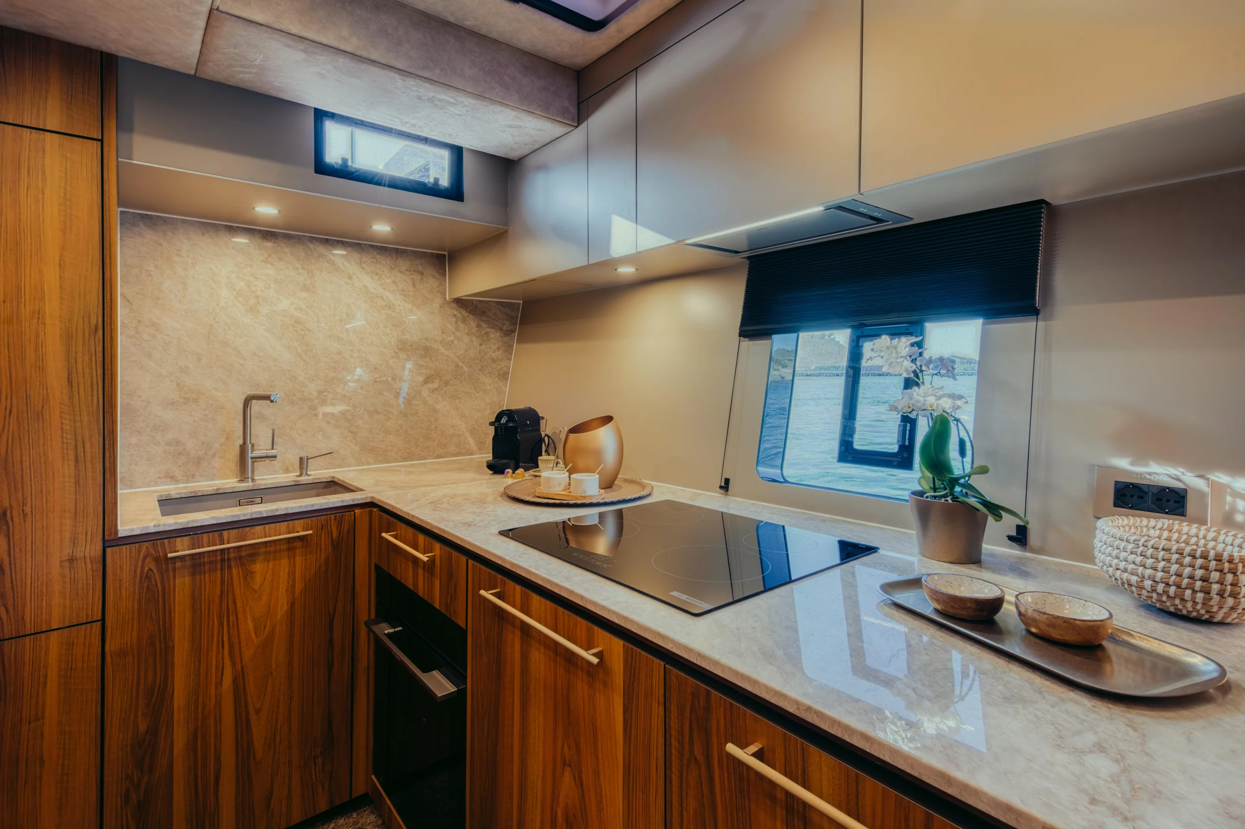 Moon Yacht 65 (Honeymoon)  - 19