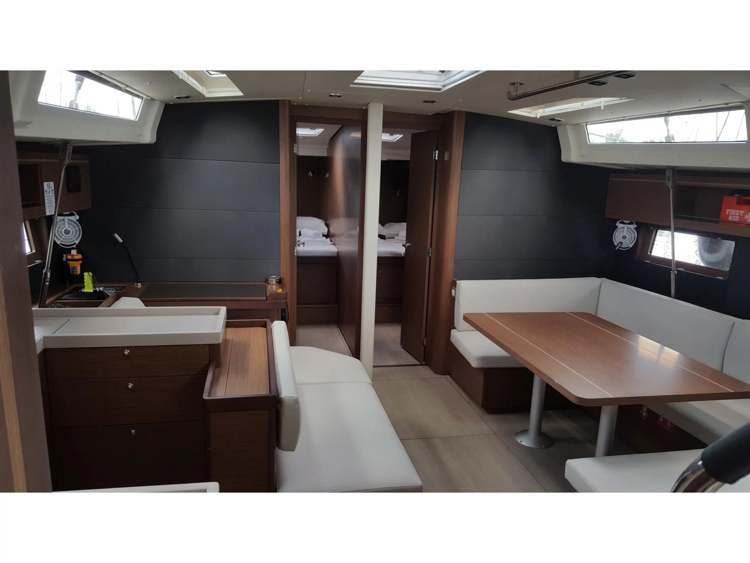 Oceanis 51.1 (Nicolaos) Interior image - 3