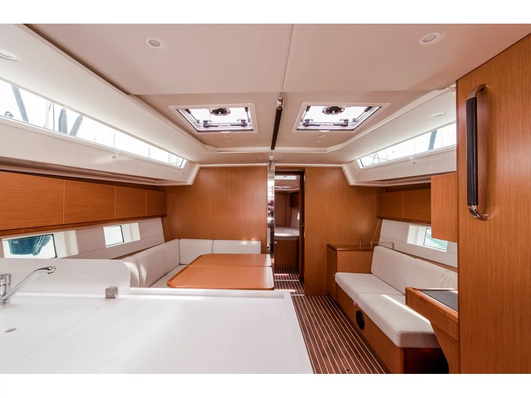 Bavaria C45 (Midas) Interior image - 2