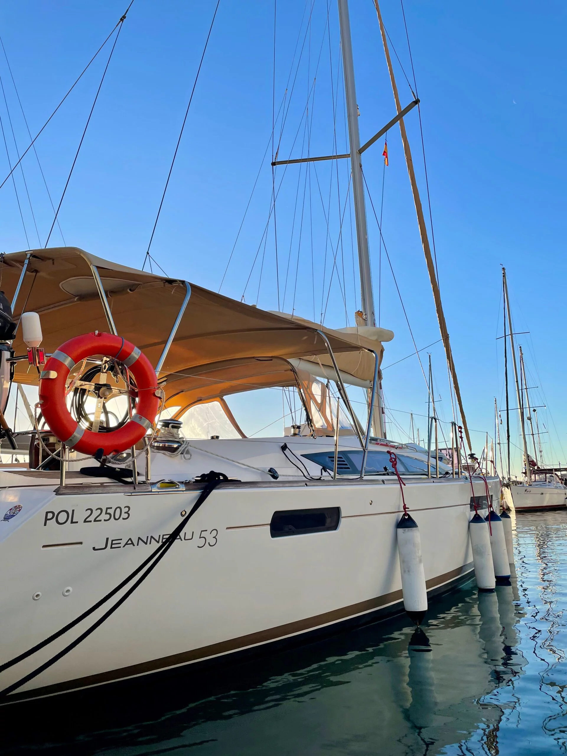 Jeanneau 53 (MAKEMO)  - 16