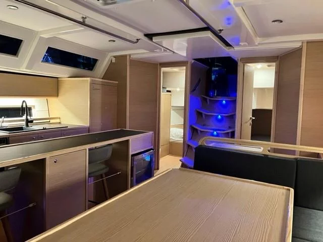 D&D Kufner 54 (Sofia Blu) Interior image - 8