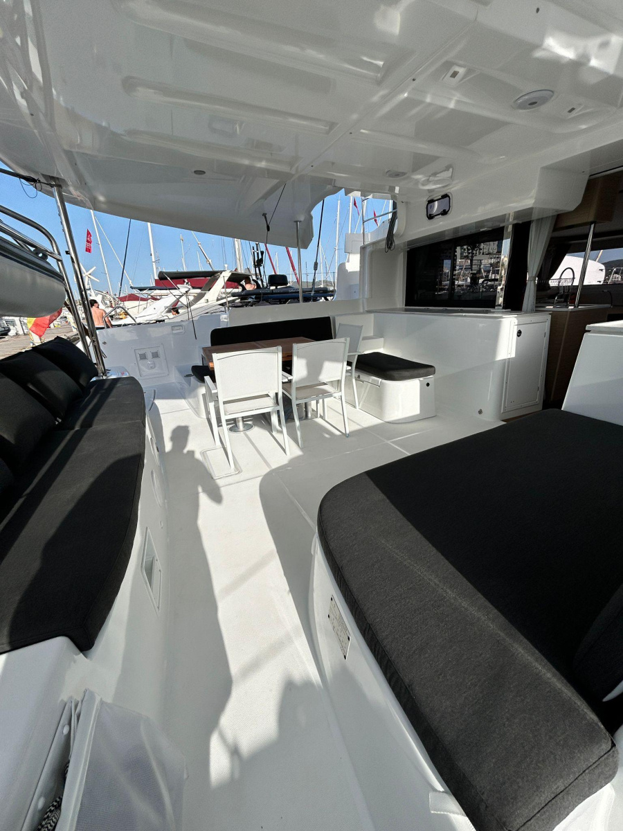 Lagoon 46 — photo 13