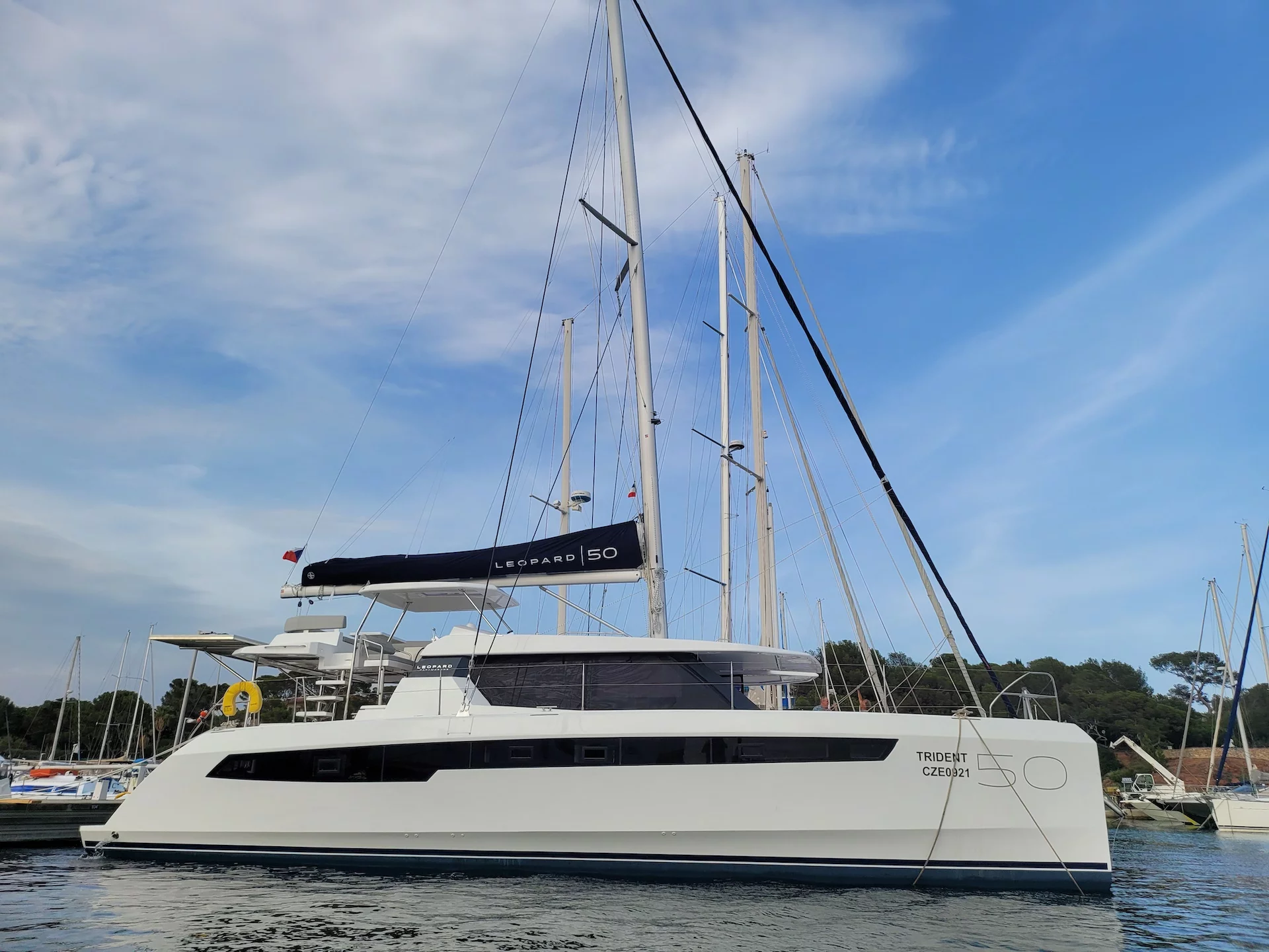 Leopard 50 (Trident)  - 18