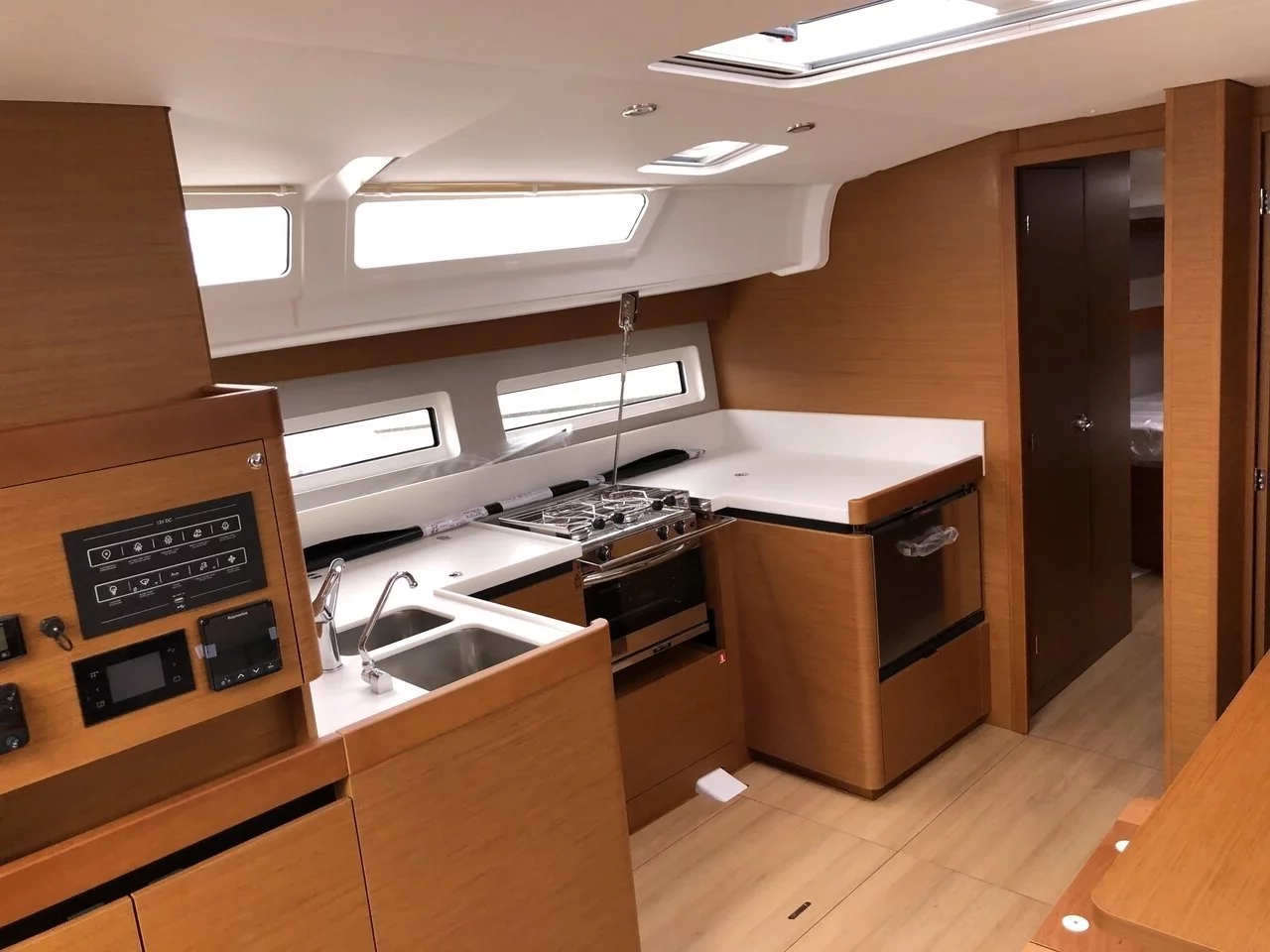 Sun Odyssey 490 (Aqua Fun) Interior image - 1