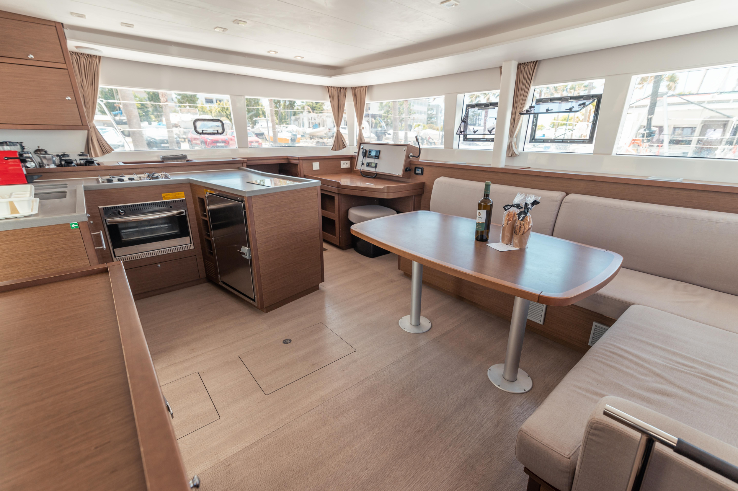 Photo #2 - Lagoon 450 Flybridge (TBA) in Kos - 20521