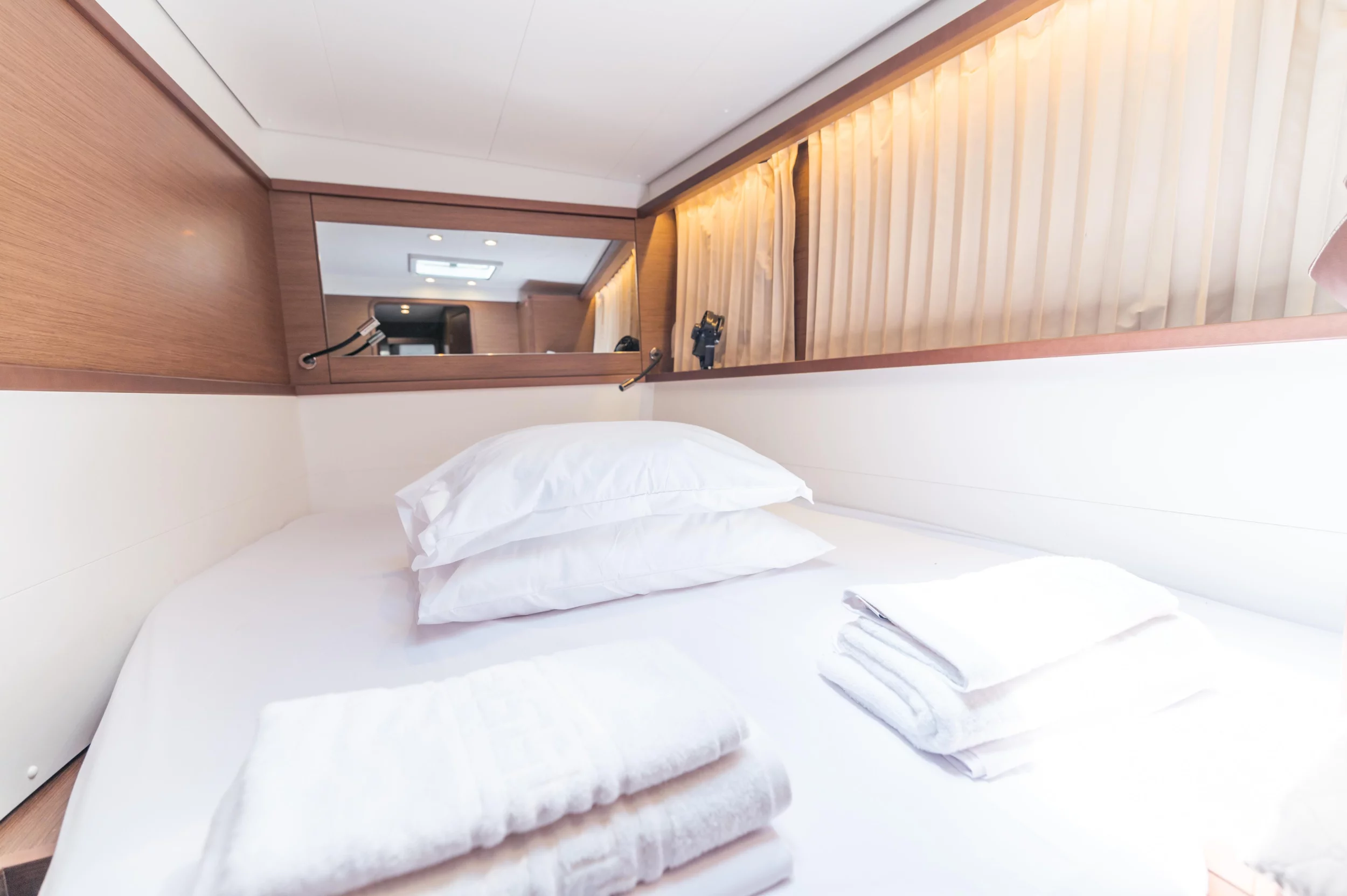 Lagoon 450 Flybridge (TBA)  - 4