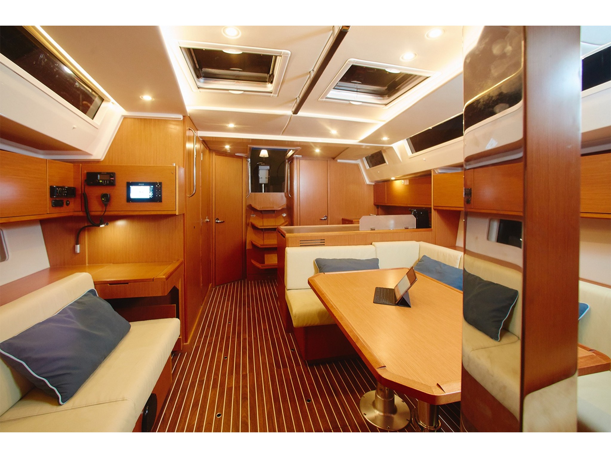 Bavaria C45 — photo 3