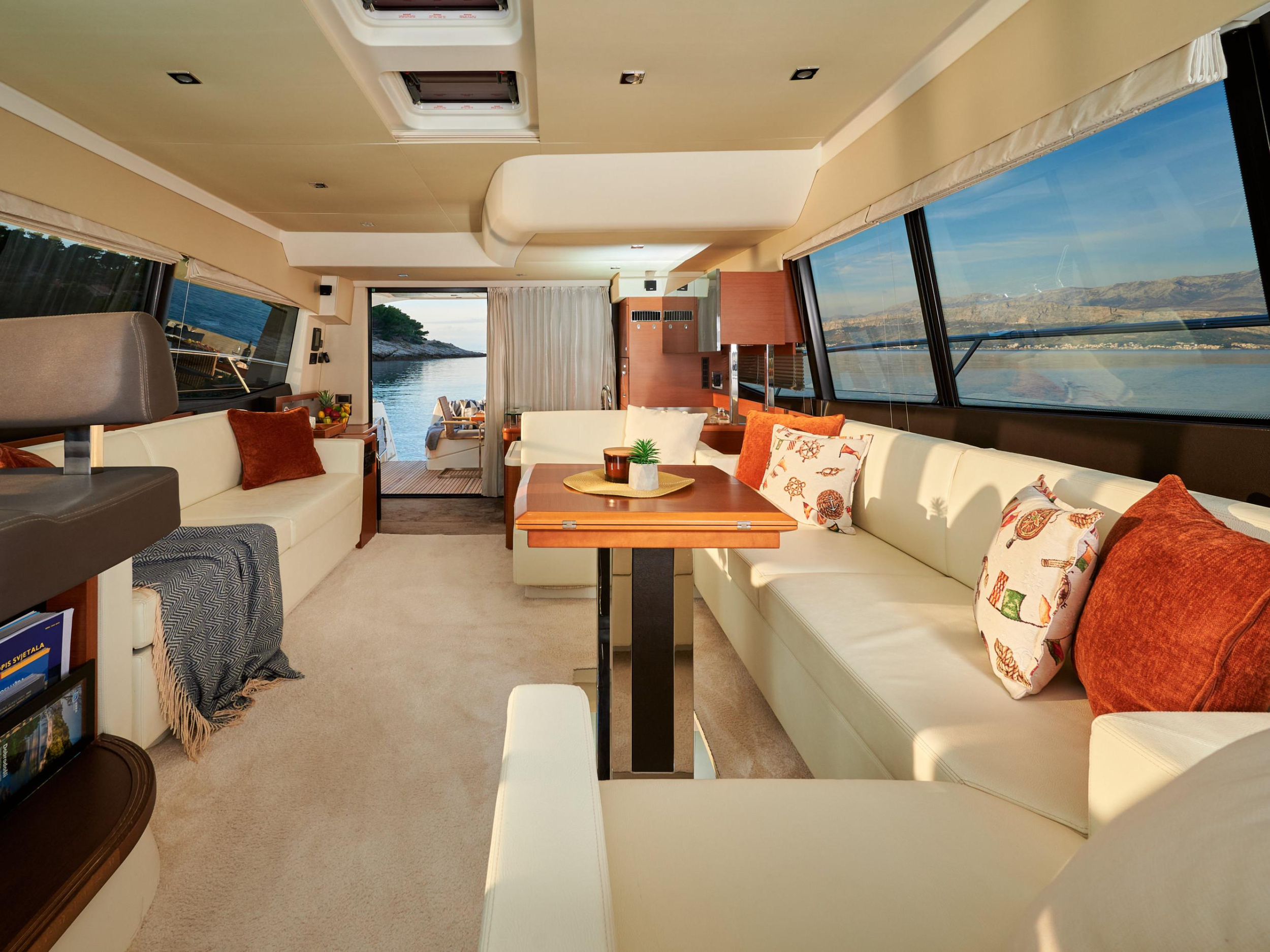 Photo #22 - Prestige 550 Fly (Rock) en Podstrana - 20230