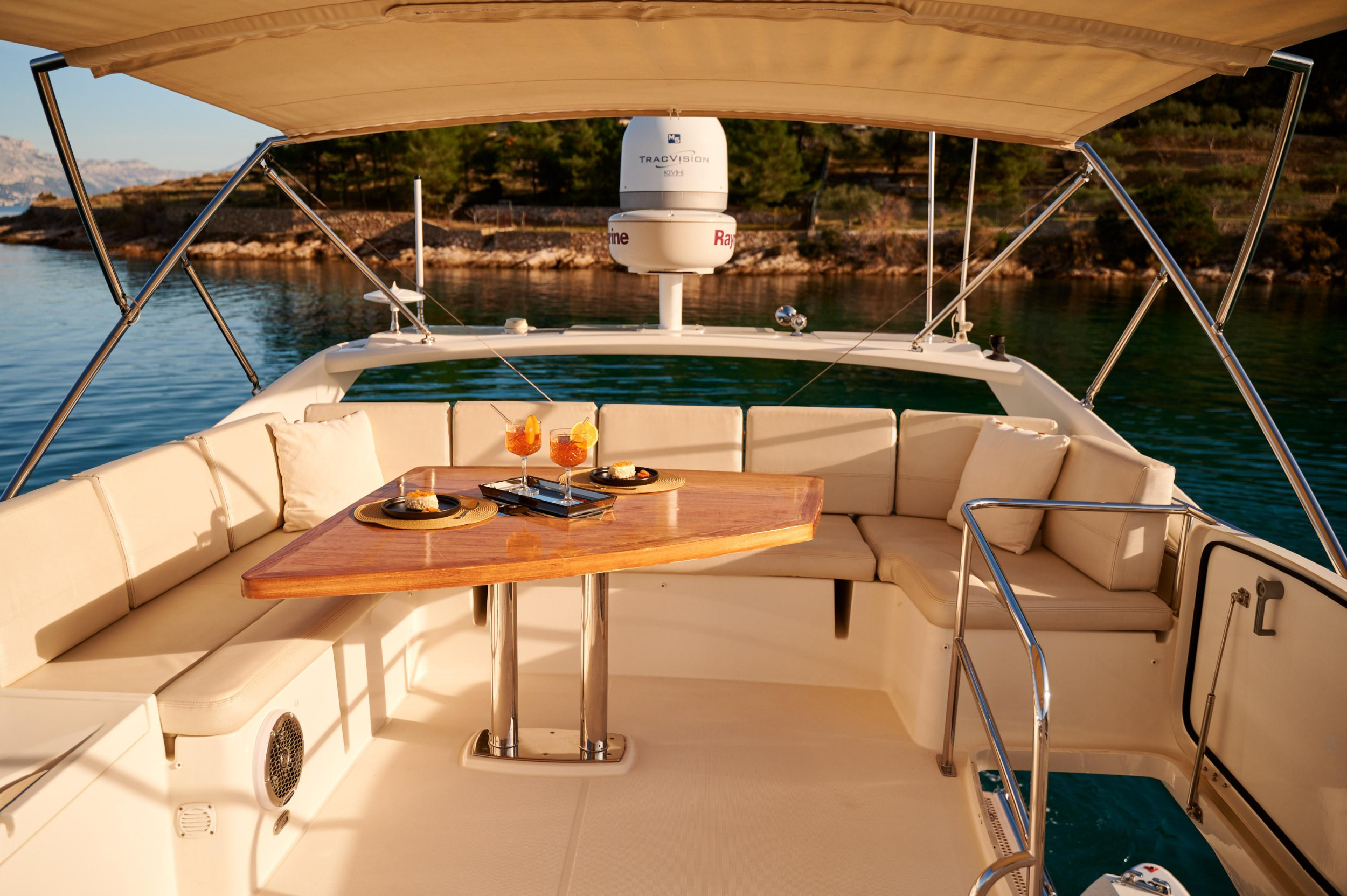 Photo #23 - Prestige 550 Fly (Rock) en Podstrana - 20230