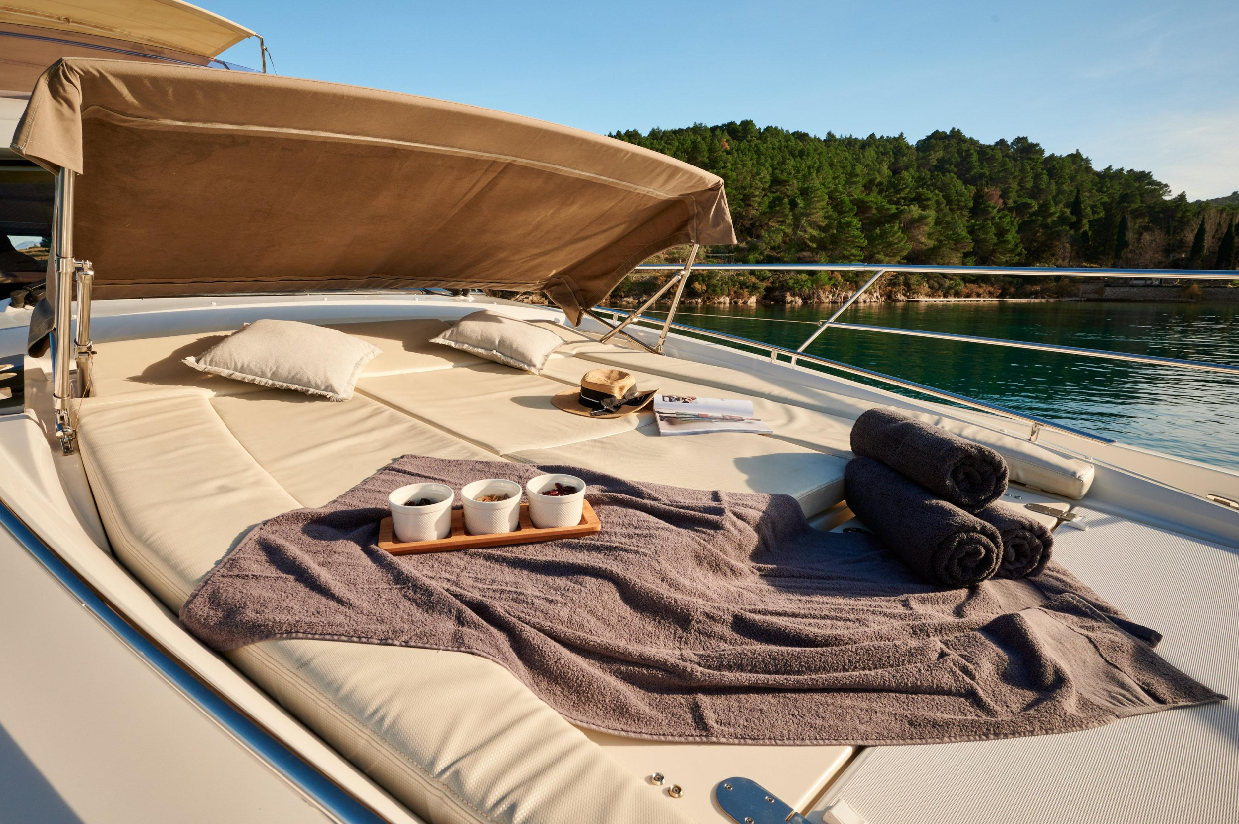 Photo #35 - Prestige 550 Fly (Rock) en Podstrana - 20230