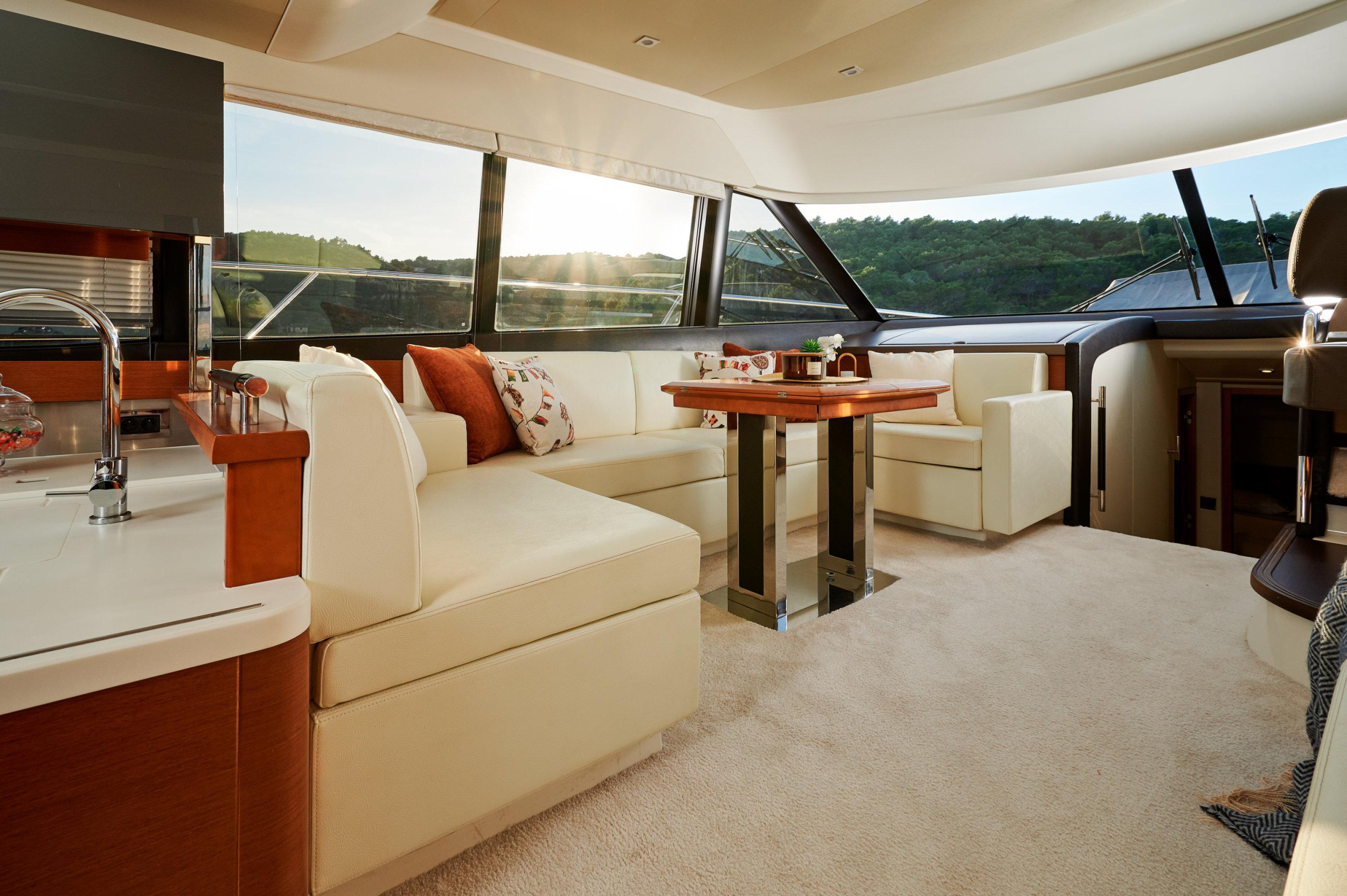 Photo #20 - Prestige 550 Fly (Rock) en Podstrana - 20230