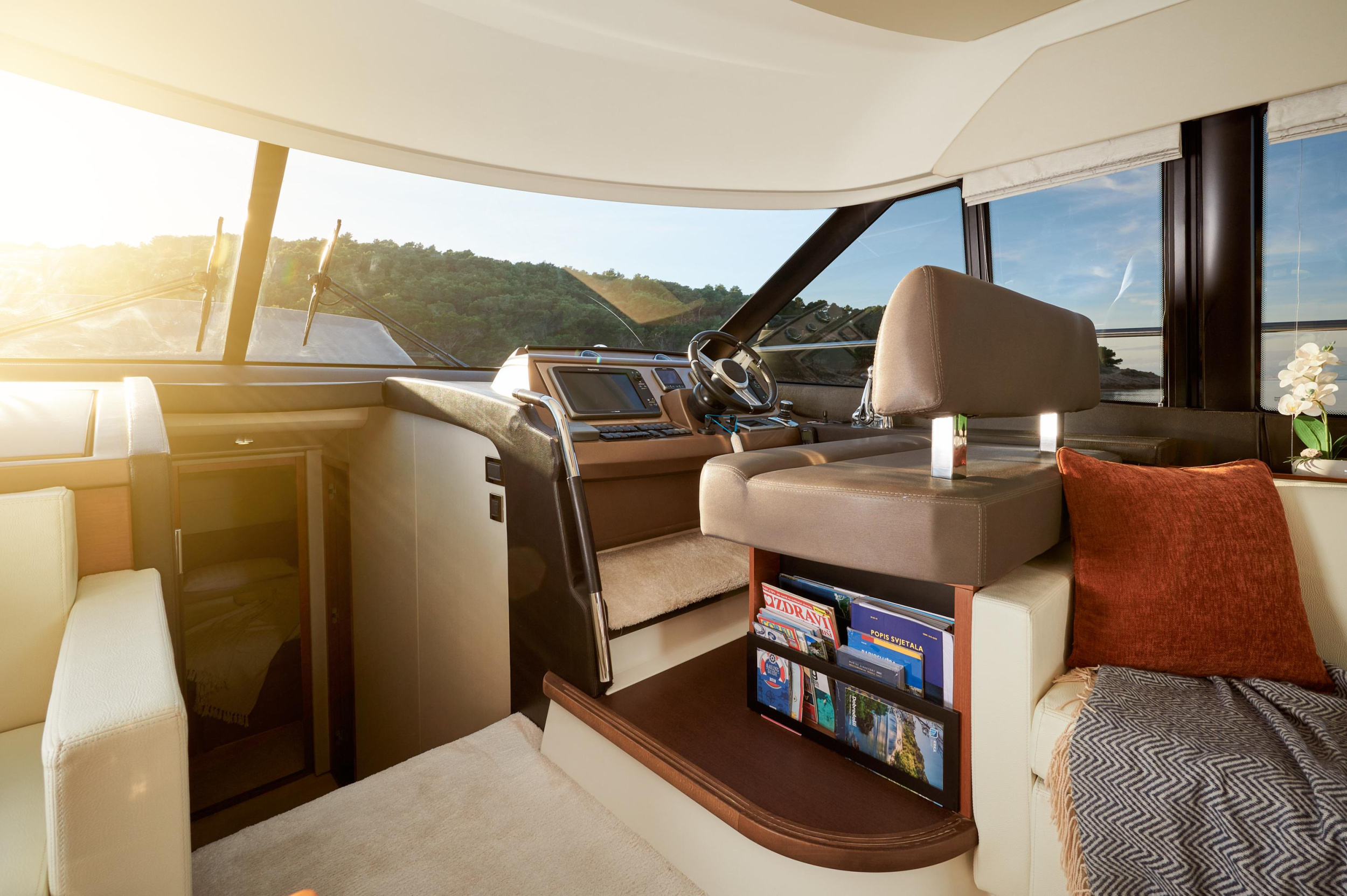 Photo #10 - Prestige 550 Fly (Rock) en Podstrana - 20230