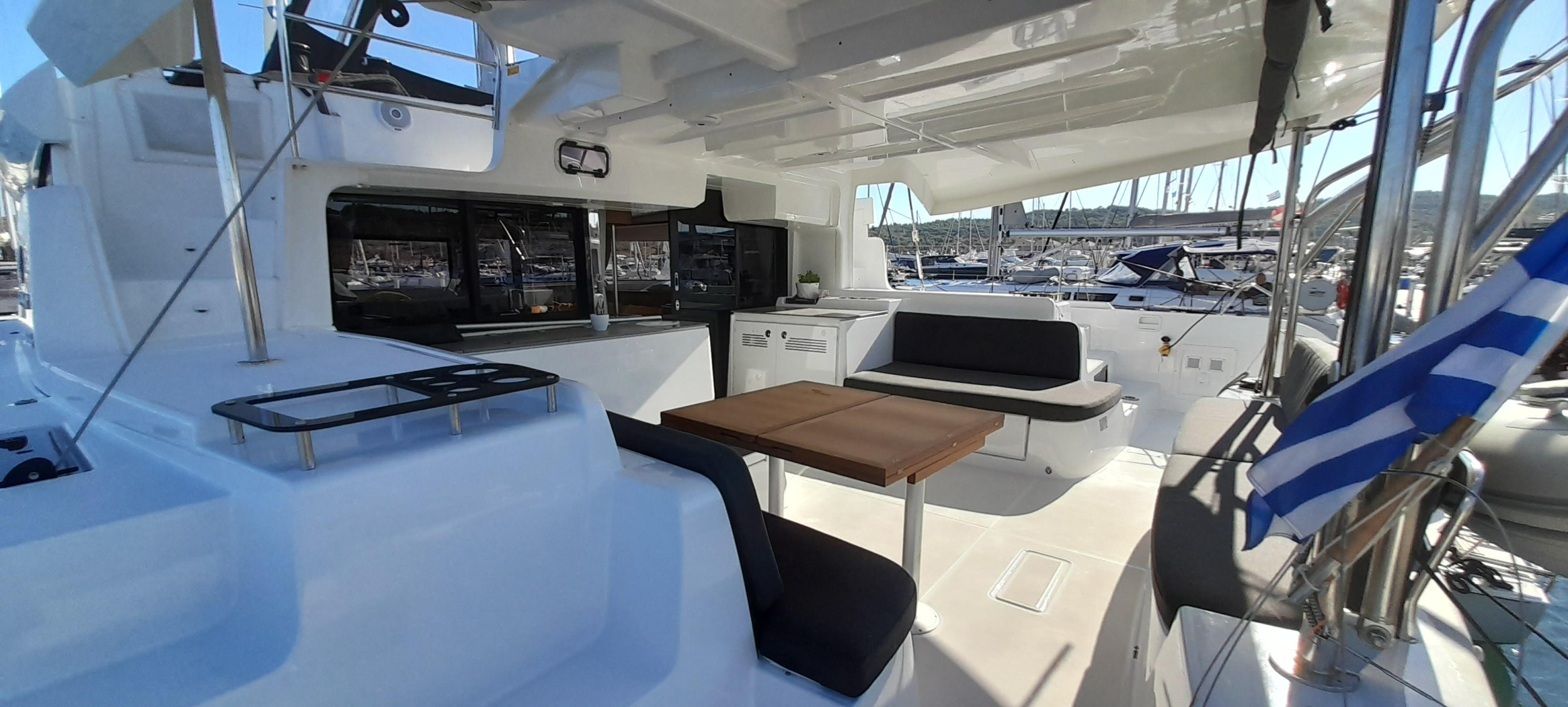 Photo #5 - Lagoon 46 Owners Version (Free Bird II) en Lavrion - 17535