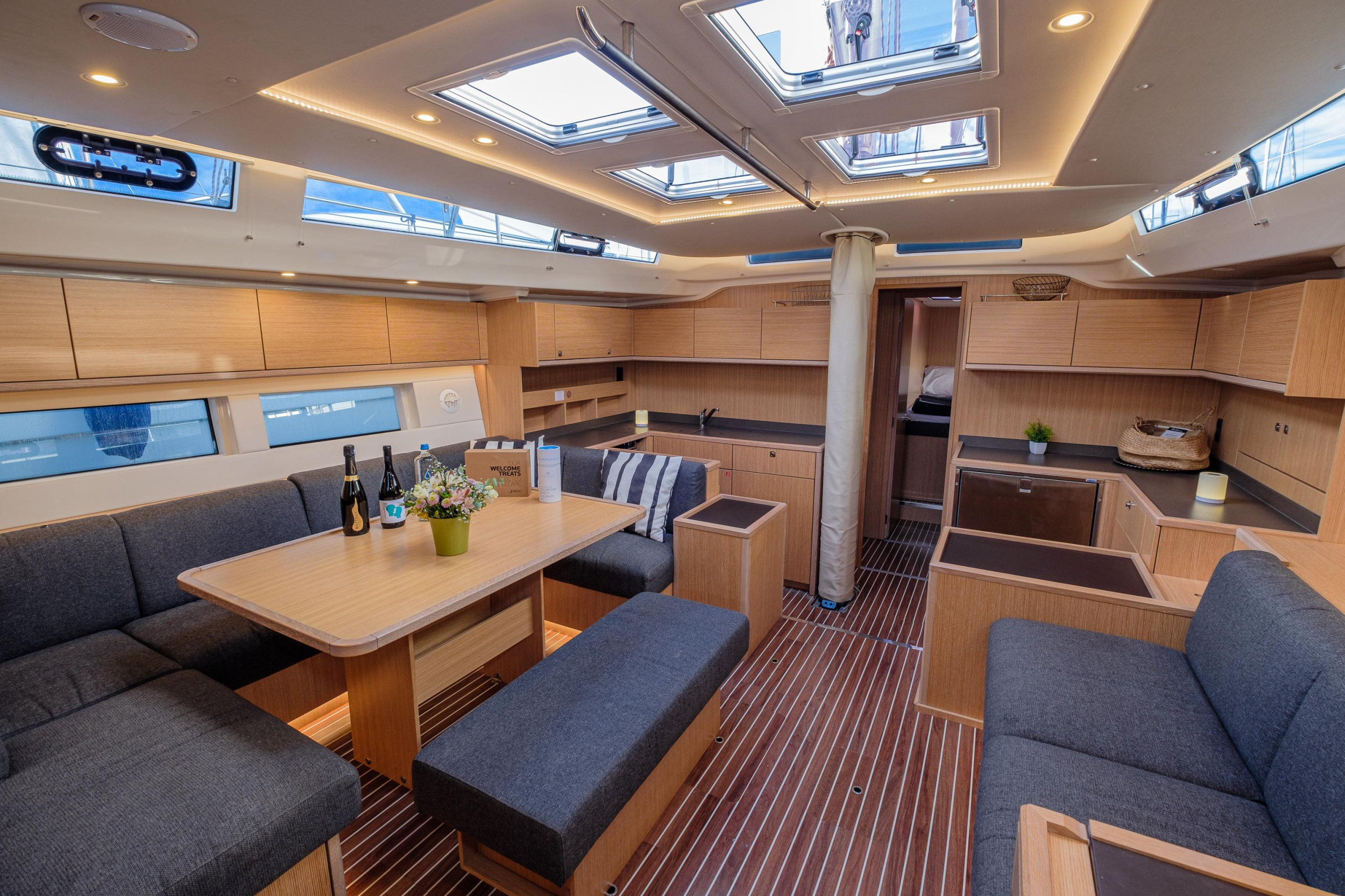 Bavaria C57 — photo 8