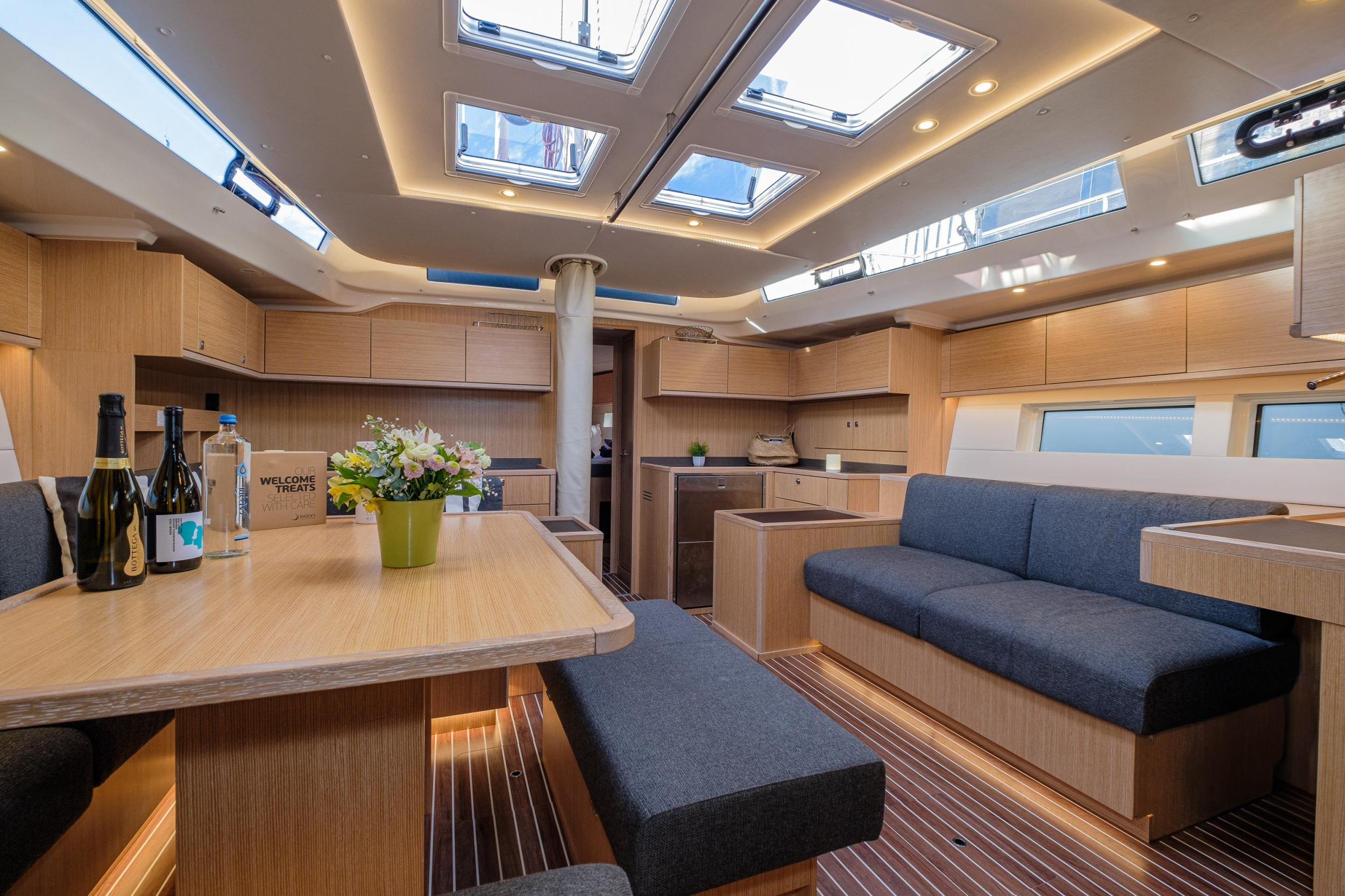Bavaria C57 — photo 6