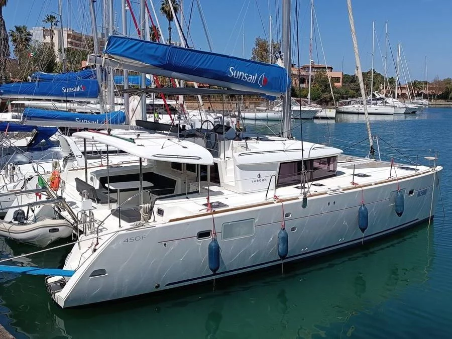 Lagoon 450 Fly ()  - 2