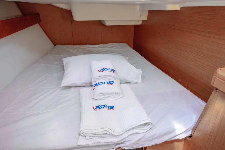 Sun Odyssey 42 i (Winter Breeze)  - 6