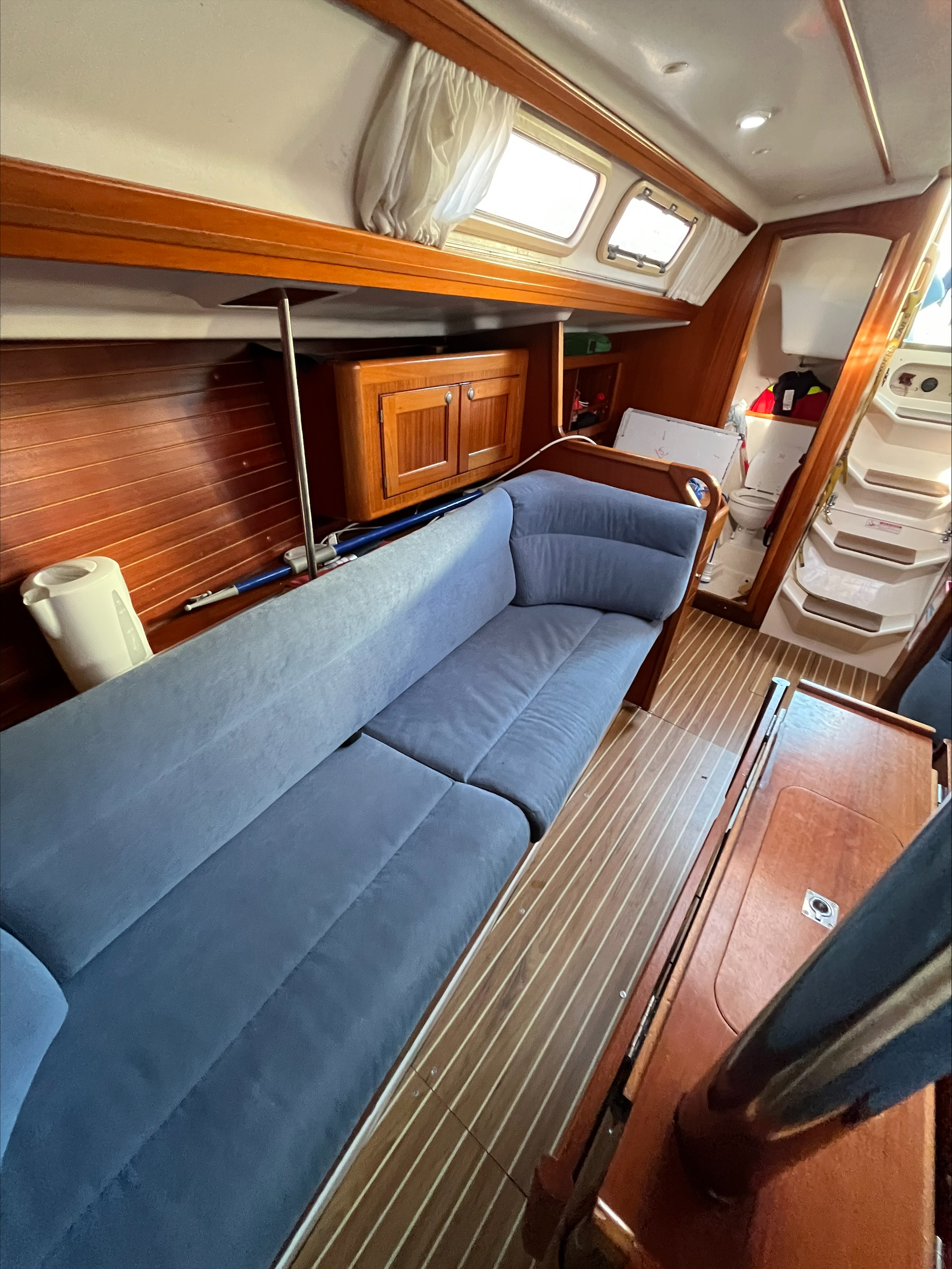 Photo #7 - Elan 333 (Escapade) in Poole - 15474