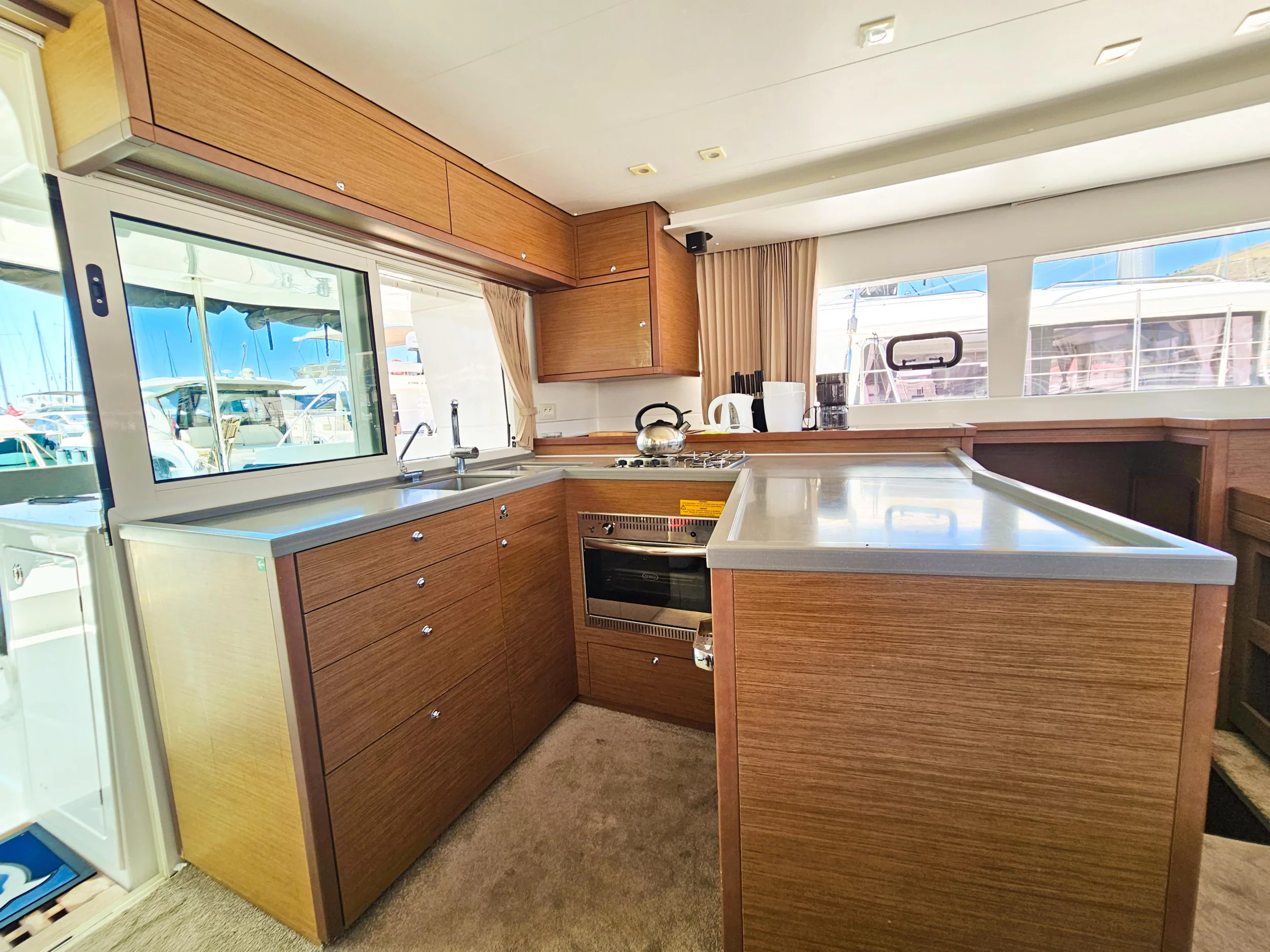Lagoon 450 Fly (NADA I) kitchen - 14
