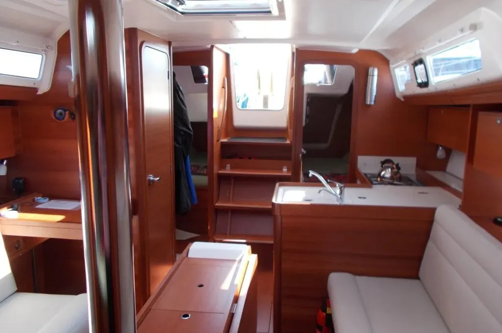 Dufour 350 Adventure — photo 4