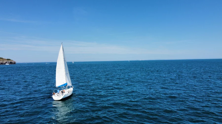 Oceanis 393 Clipper (Holy Diver)  - 2