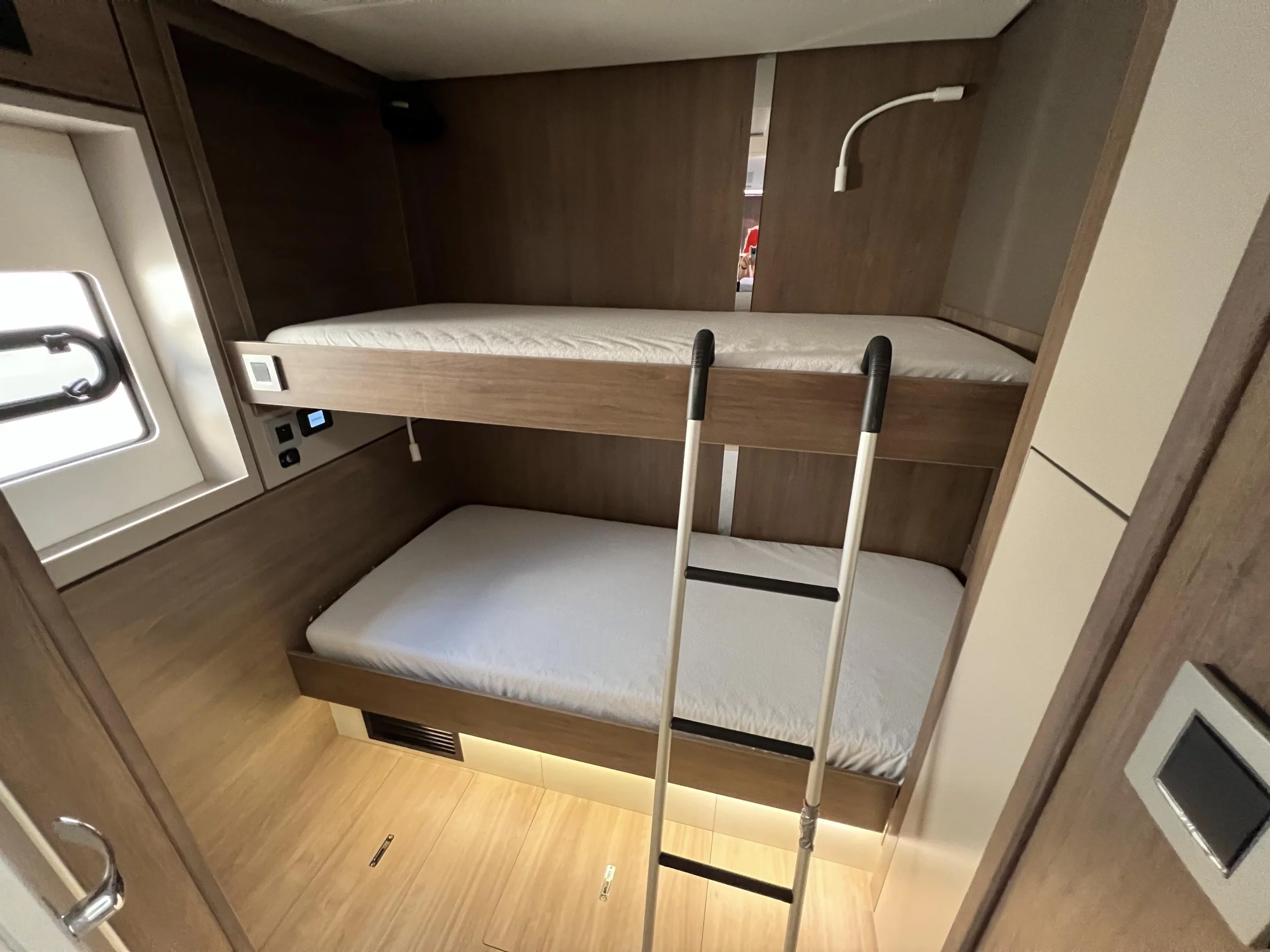Bali 4.8 (6+2 cab) (Holiday)  - 2