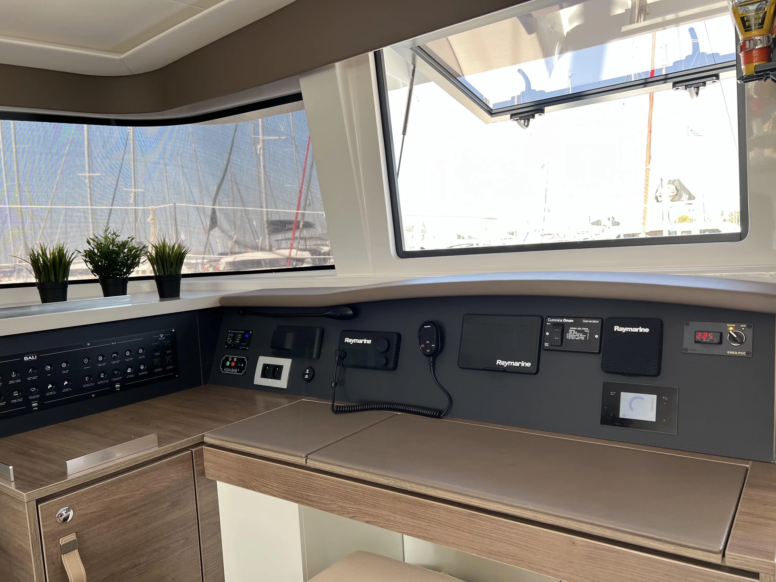 Bali 4.8 (6+2 cab) (Holiday)  - 10