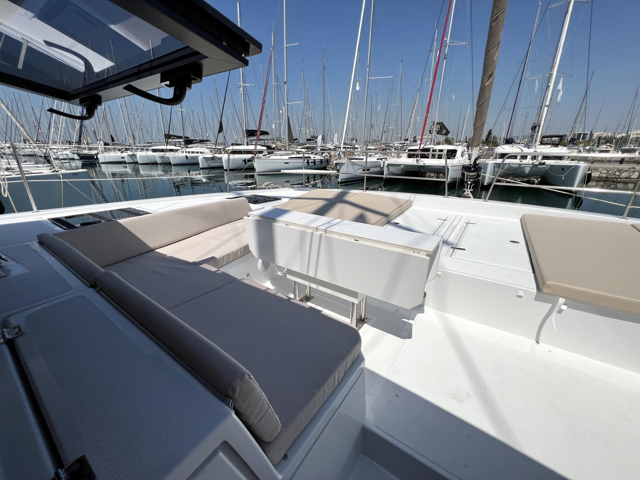 Photo #28 - Bali 4.8 (6+2 cab) (Holiday) en Athènes - 16786