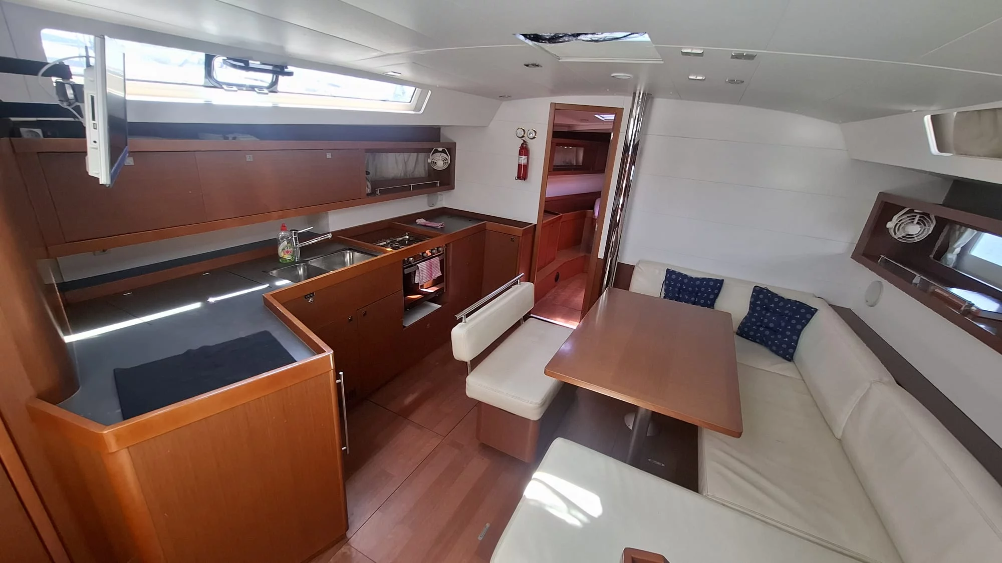 Oceanis 45, 3 cabins (Rumba)  - 11
