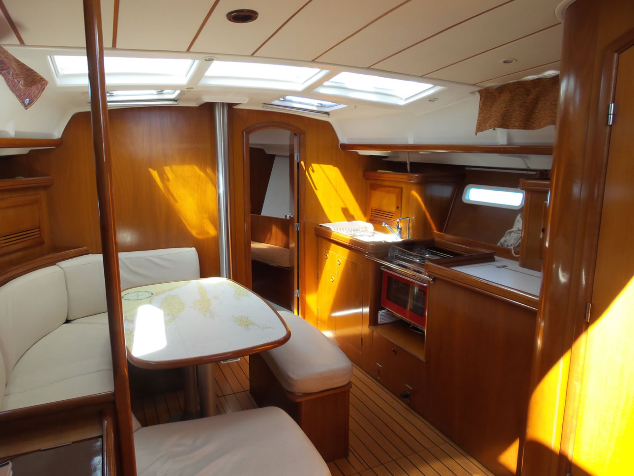 Oceanis 393 Clipper — photo 13
