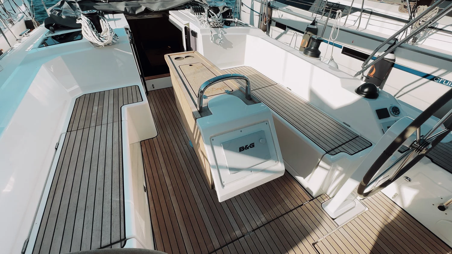 Bavaria C38 (COCONUT)  - 17
