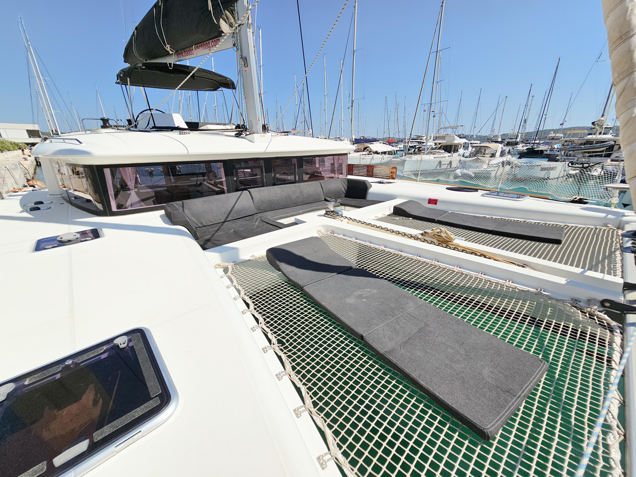 Photo #3 - Lagoon 450 Fly (BAROS) en Trogir - 19098
