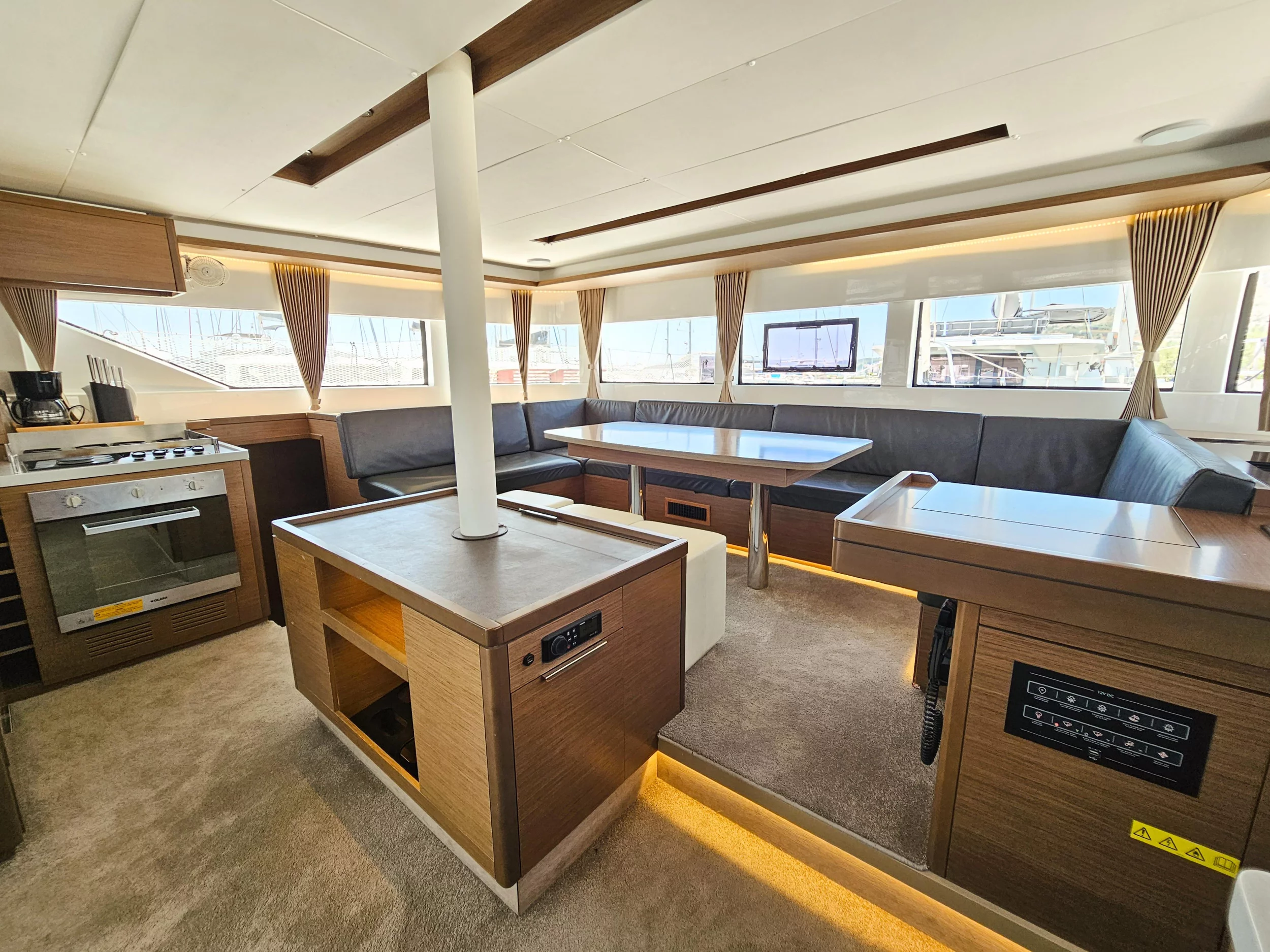 Lagoon 50 Fly (MILA) Interior image - 11