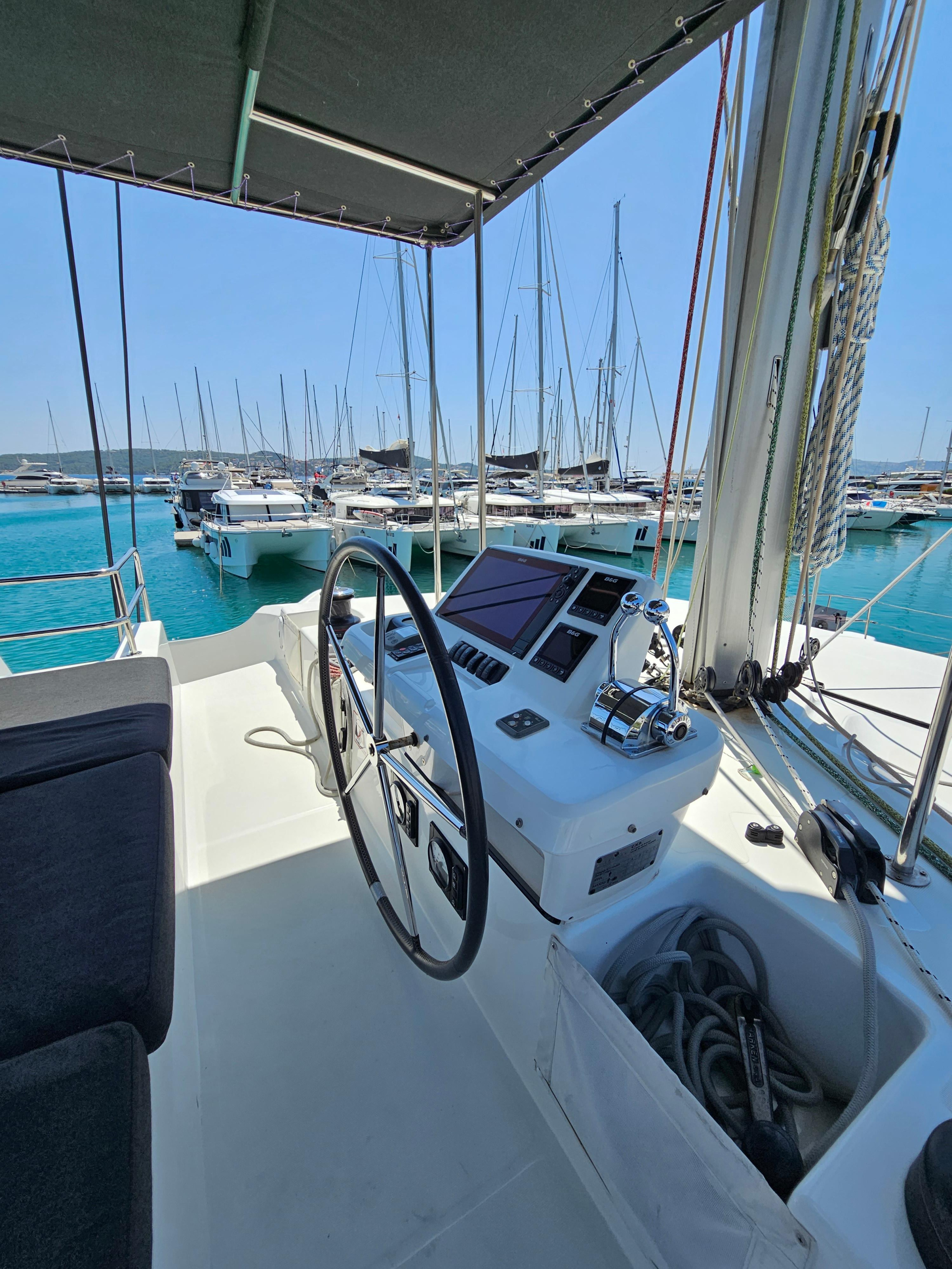 Photo #2 - Lagoon 50 Fly (MILA) in Trogir - 8145