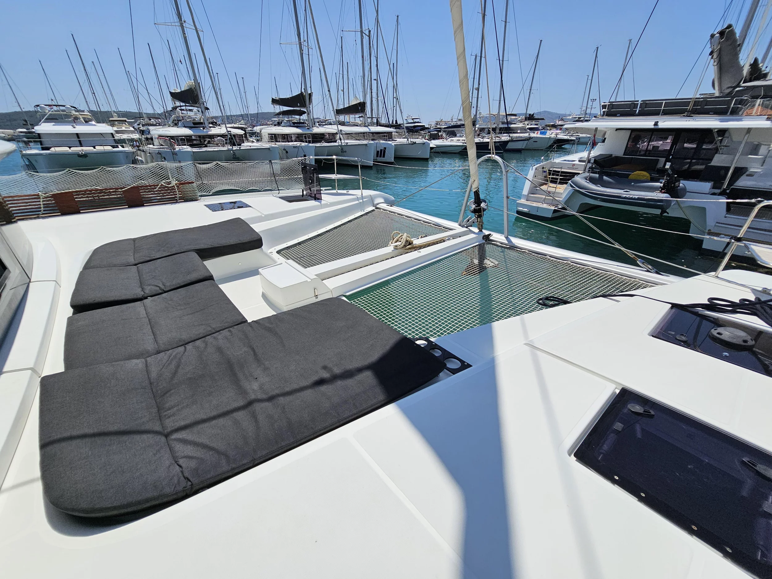 Lagoon 50 Fly (MILA) exs4 - 5