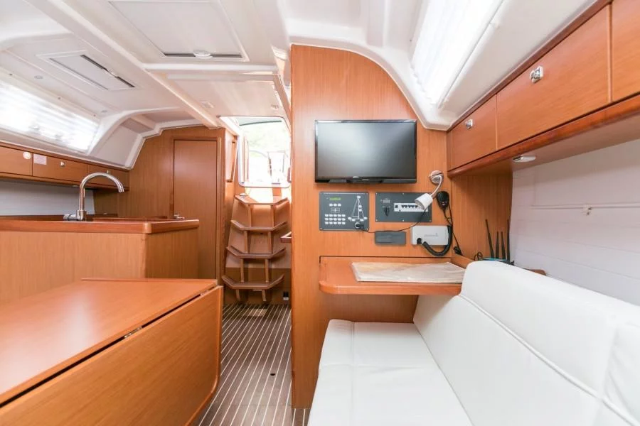 Bavaria Cruiser 37 (ALANI)  - 1