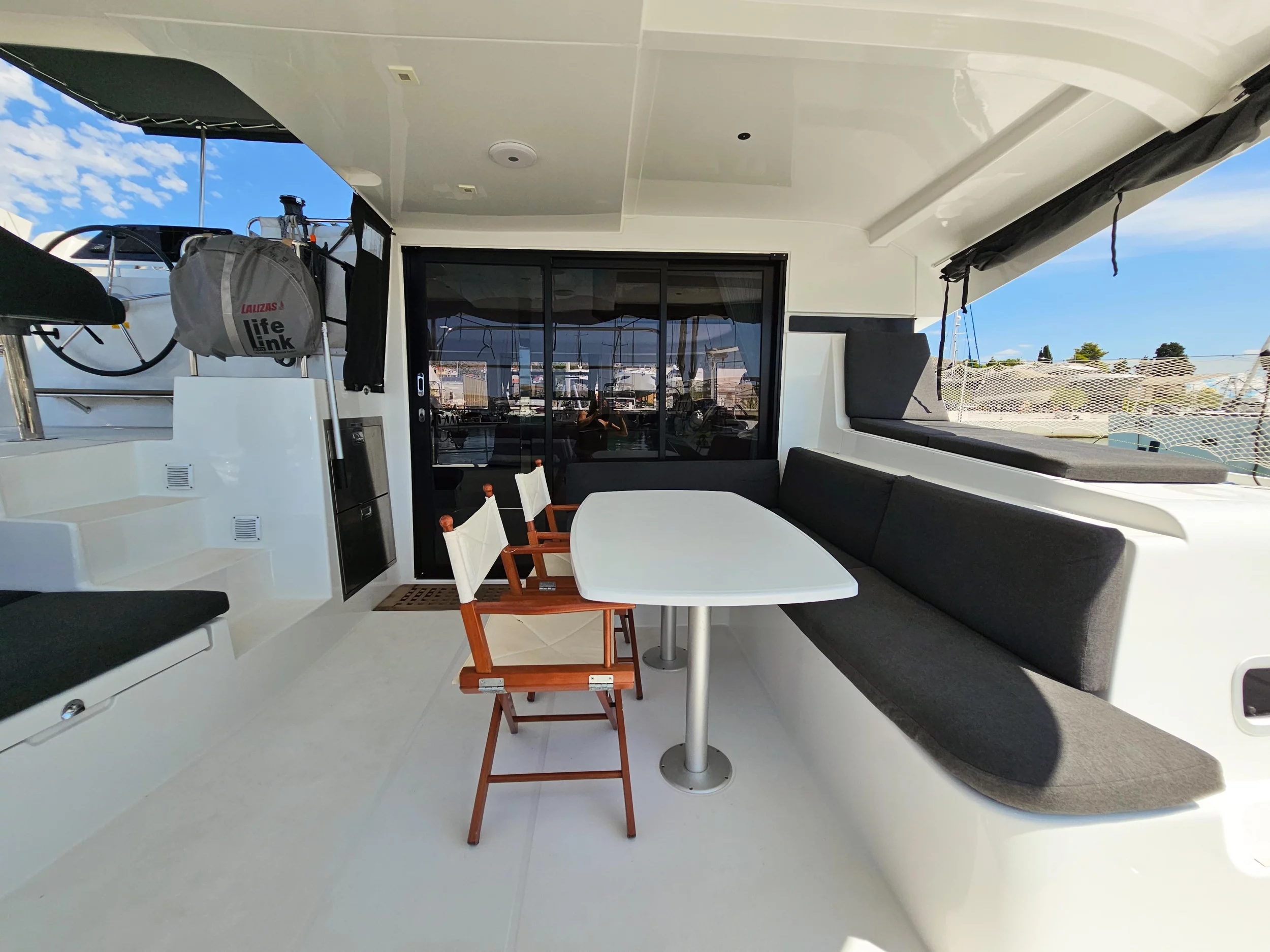 Lagoon 42 (NERA) exs3 - 2