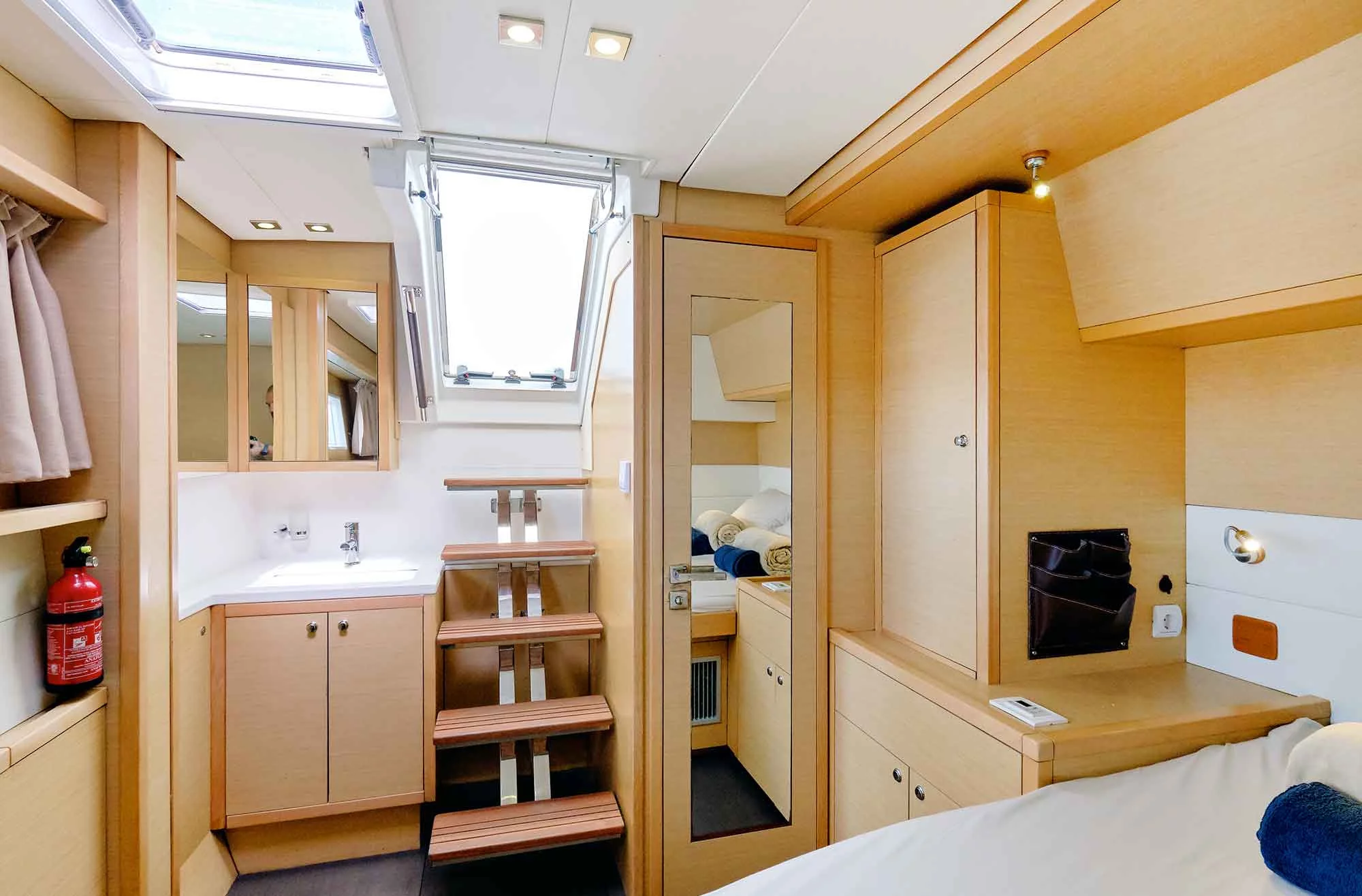 Lagoon 52 - 6 Cabin (Queen of Hearts ( - - Refit 2022))  - 2