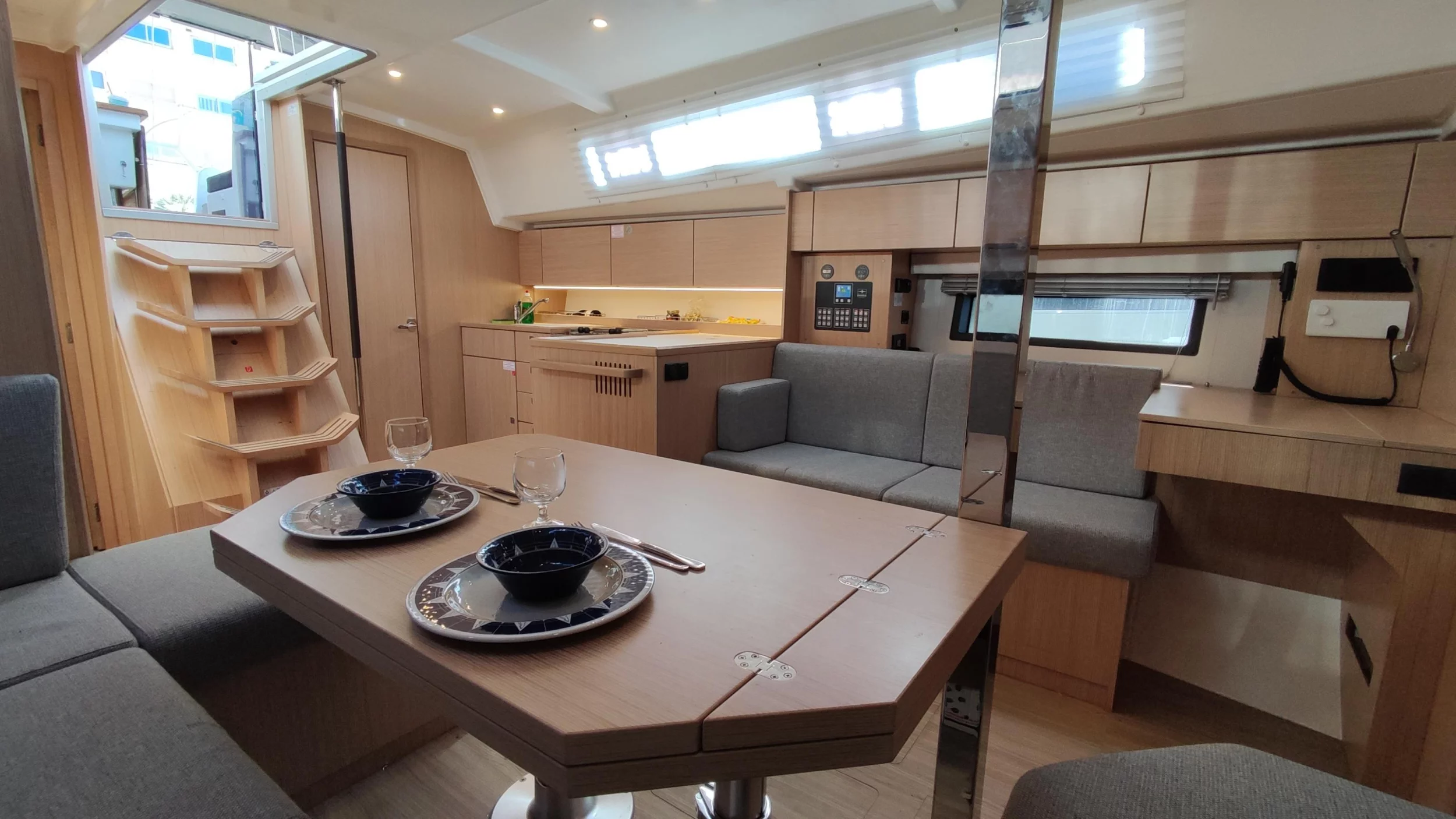Bavaria C42 (Celestia)  - 7
