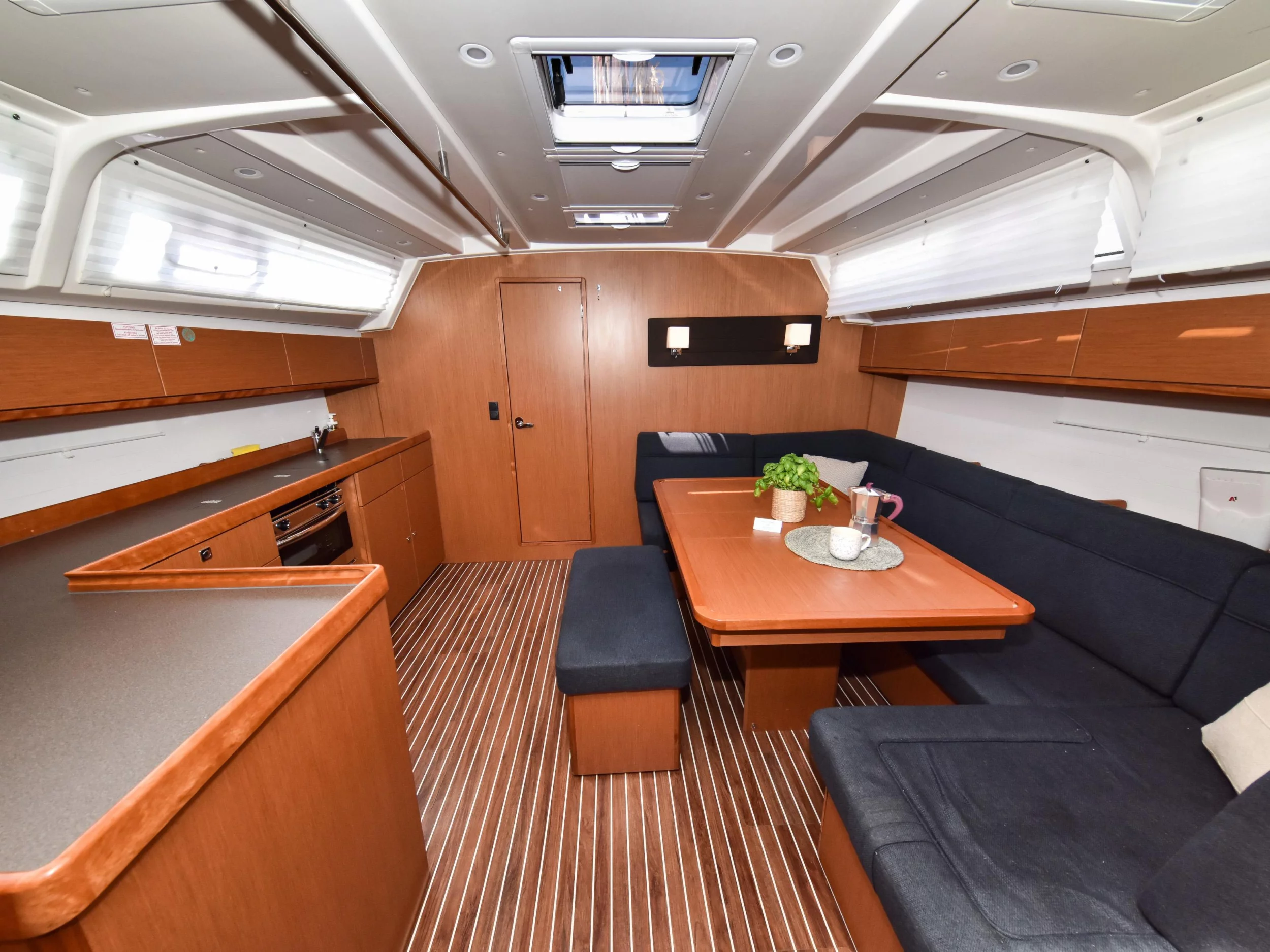 Bavaria Cruiser 46 (Borgo Erizzo) Interior image - 4