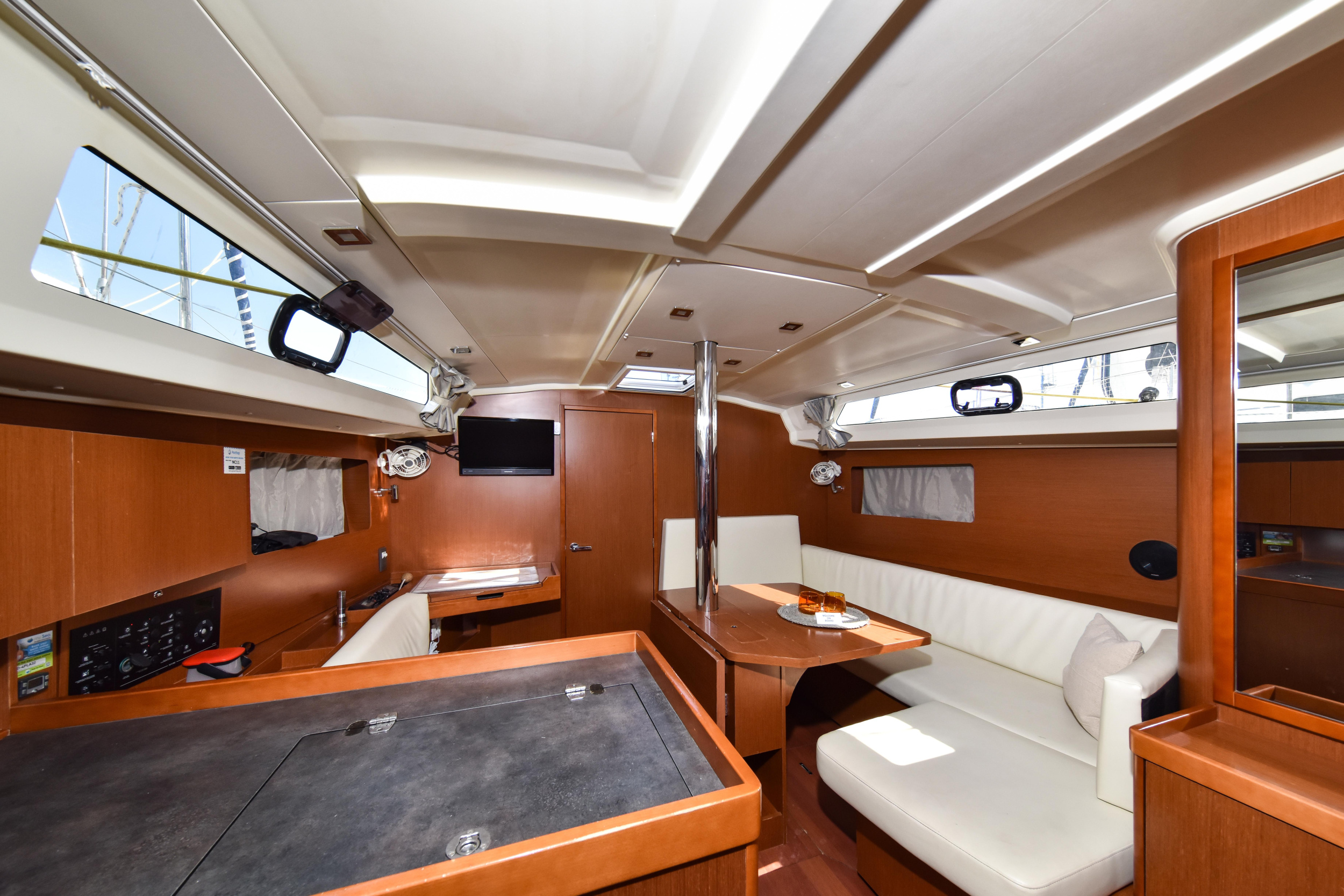 Photo #28 - Oceanis 41.1 (4Play) en Sukosan - 6774