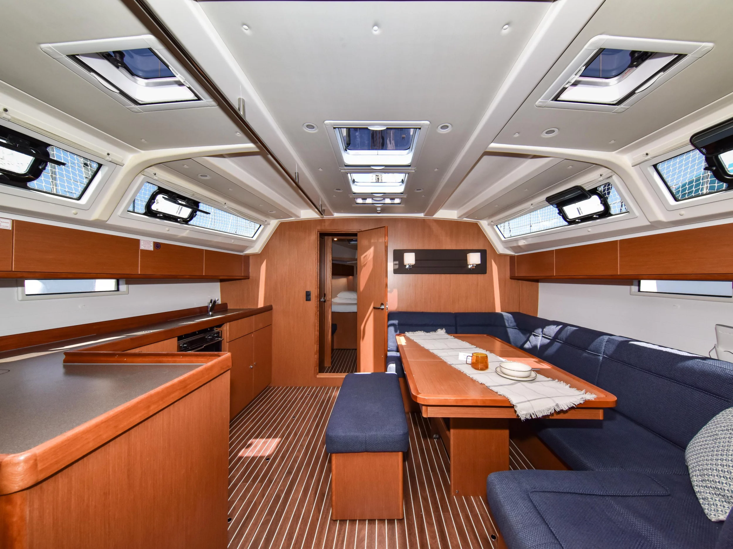 Bavaria Cruiser 46 (Paola) Interior image - 6