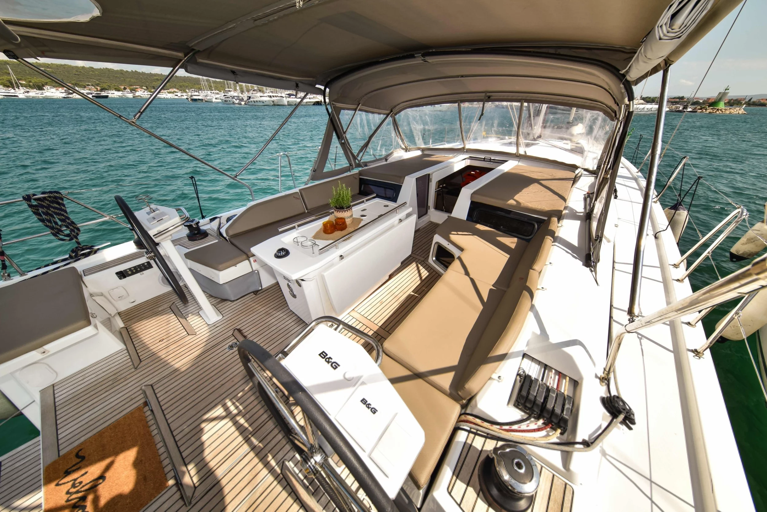 Oceanis 51.1 (Dodo)  - 12