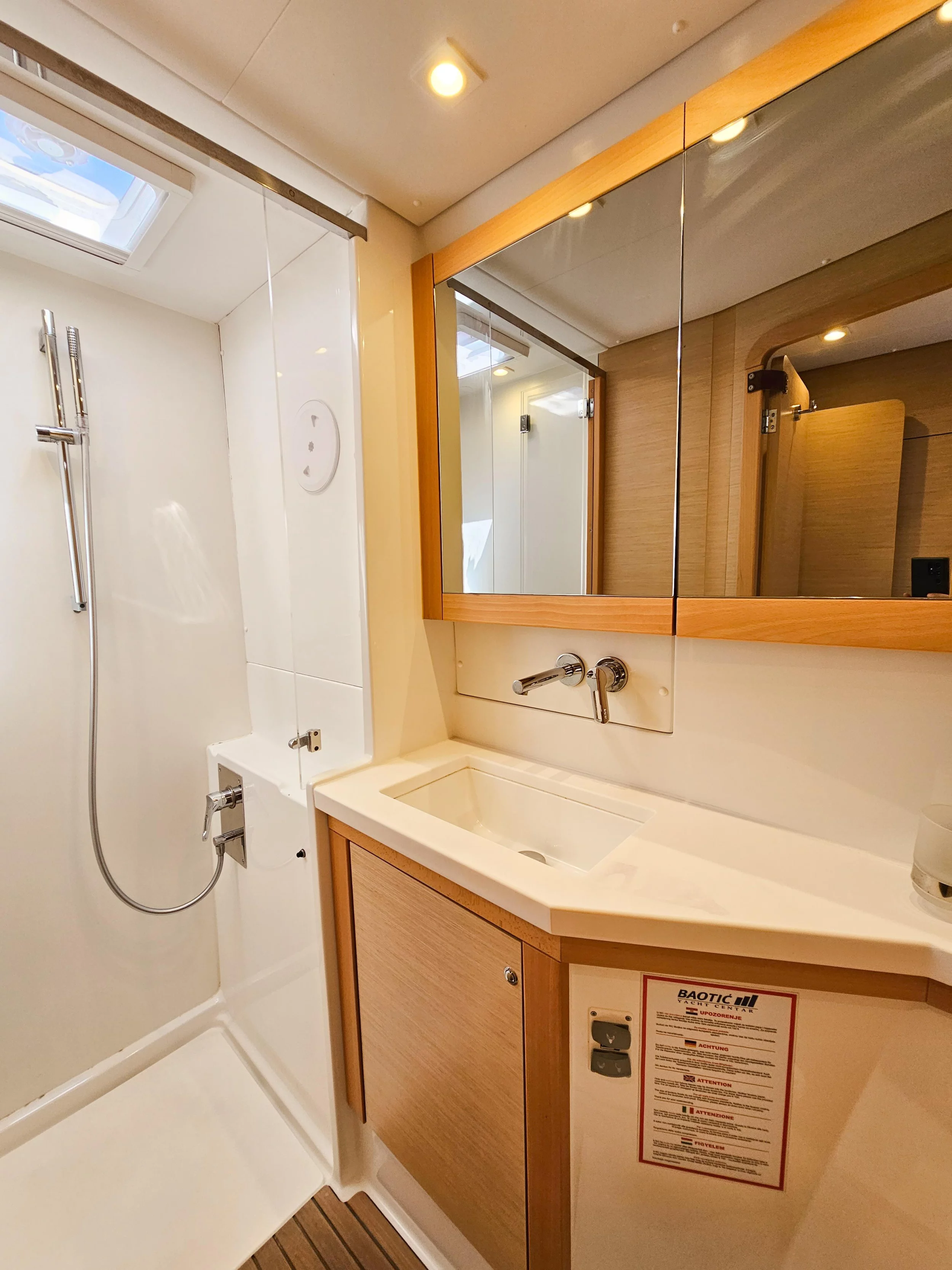 Lagoon 450 Fly (BAROS) wc - 5