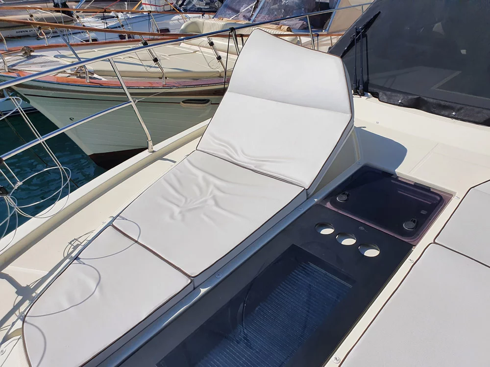 Monte Carlo 5 (Sundowner) bow sunbed - 20