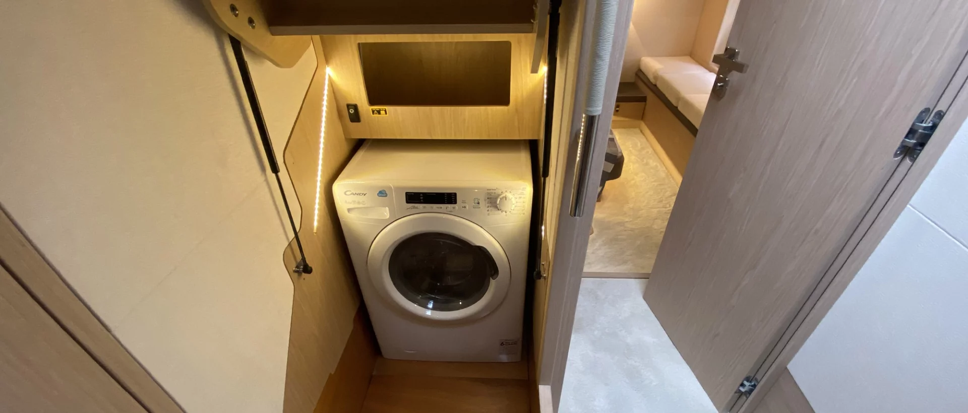 Monte Carlo 5 (Sundowner) laundry mashine - 52