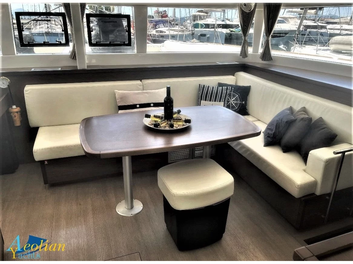 Lagoon 450 Flybridge (Aeolian Dream) Interior image - 8
