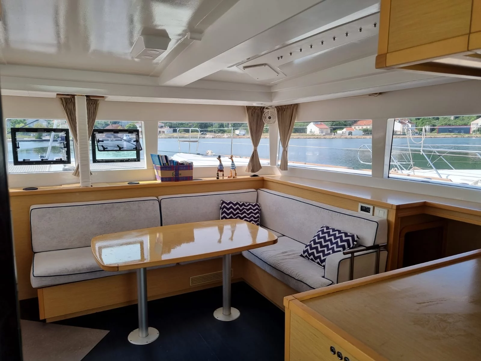 Lagoon 450 Sport (Felix Finis) Interior image - 11