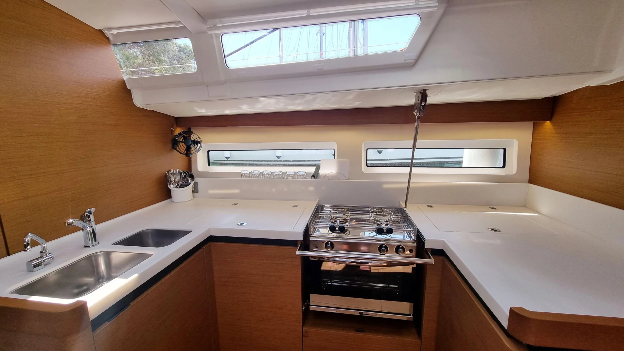 Sun Odyssey 490 (Izzy)  - 37
