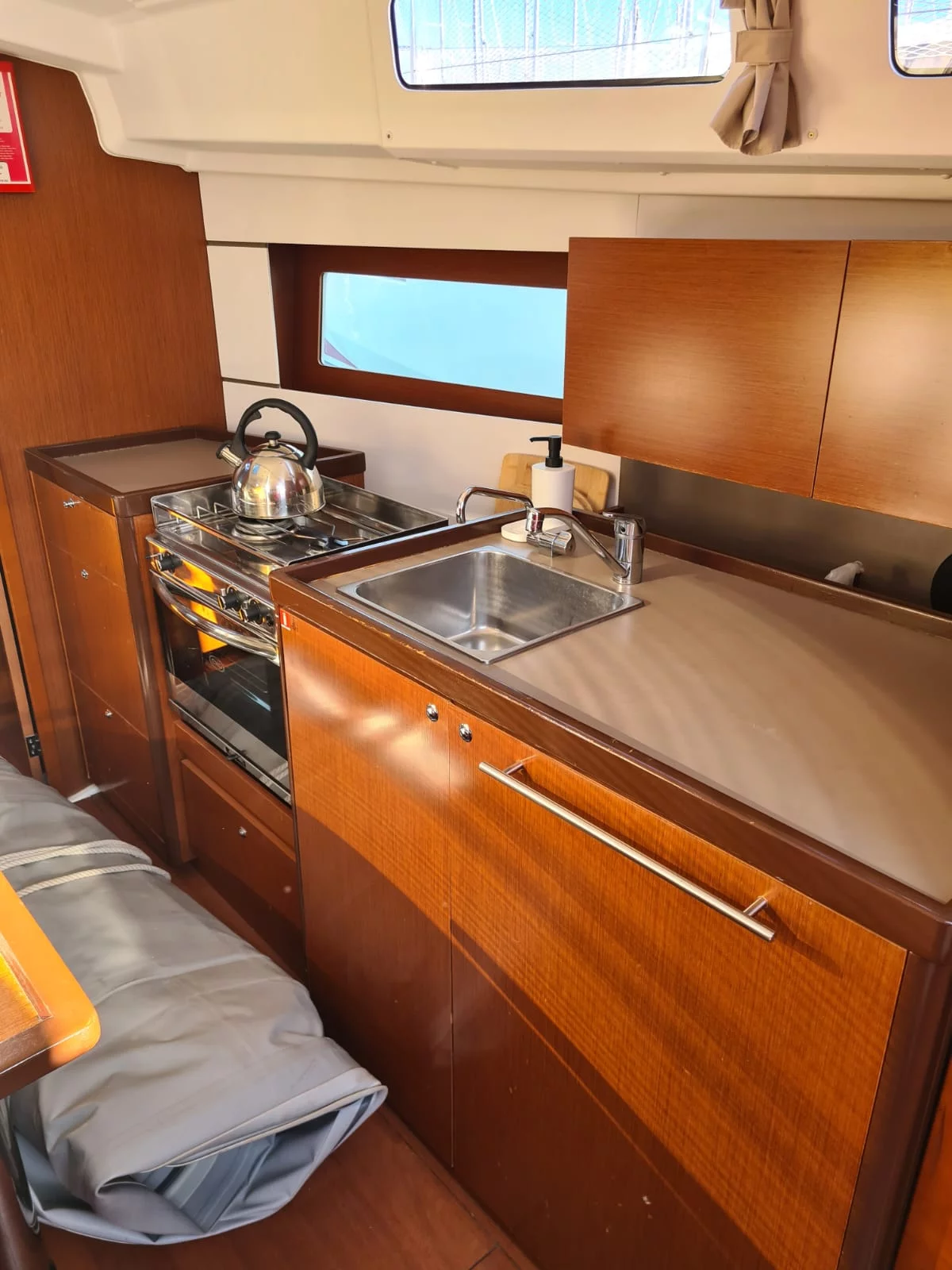 Oceanis 35.1 (LAMPUGA)  - 9